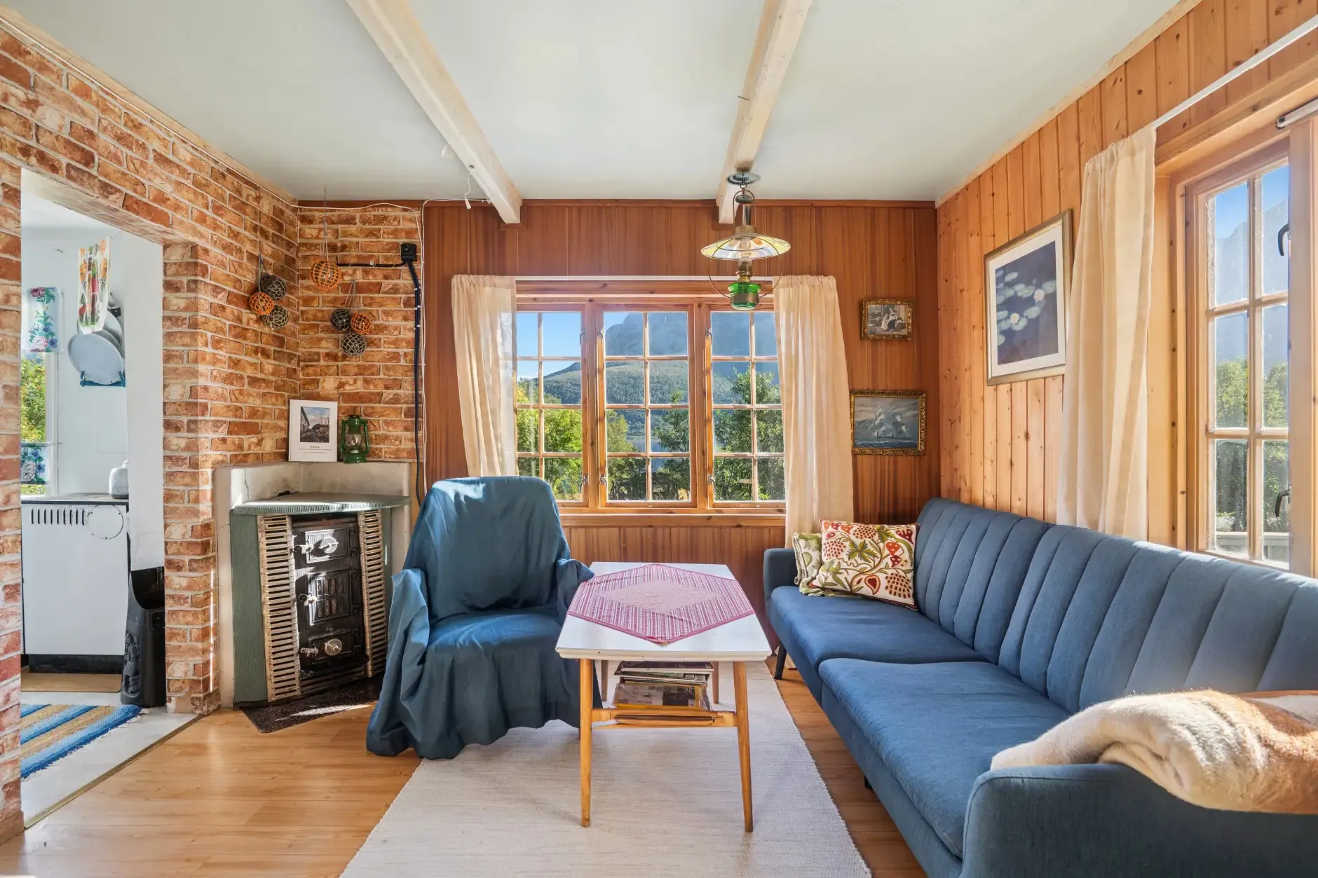 1940s Norwegian Cabin with Expansive Private Land by the Sea - View image 9 of 33
