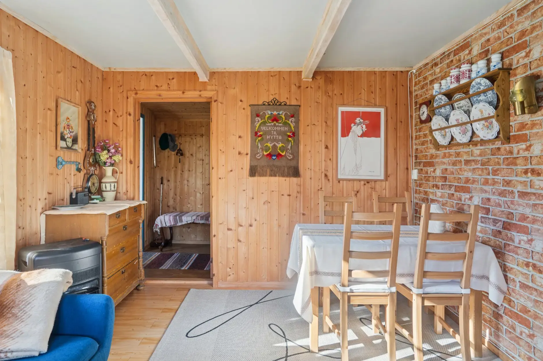 1940s Norwegian Cabin with Expansive Private Land by the Sea - View image 13 of 33