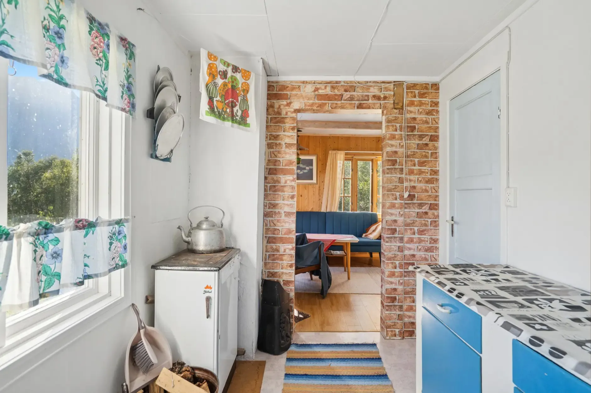 1940s Norwegian Cabin with Expansive Private Land by the Sea - View image 16 of 33