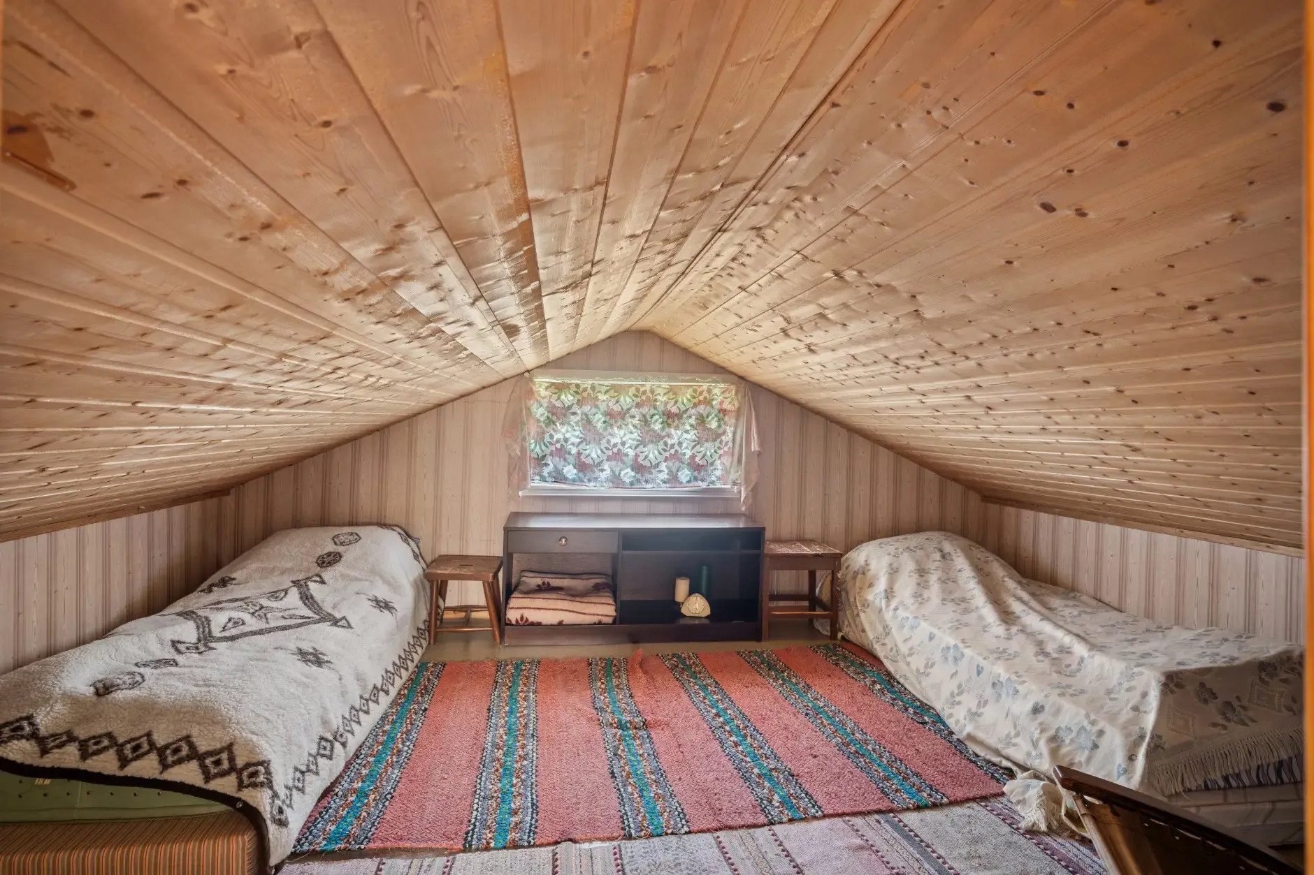 1940s Norwegian Cabin with Expansive Private Land by the Sea - View image 19 of 33