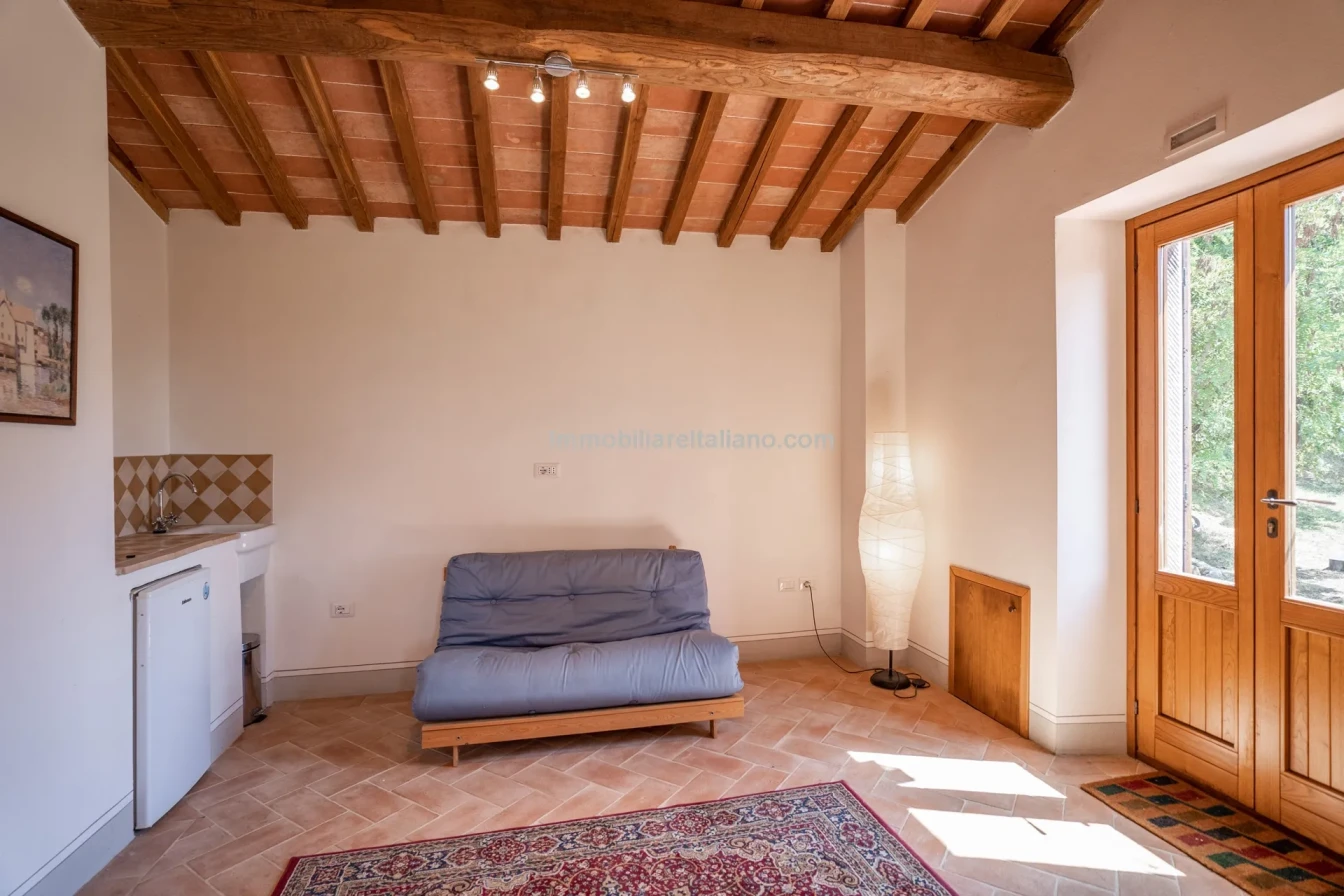 Ferme restaurée de 3 chambres avec piscine dans la région de Caprese Michelangelo en Toscane - Voir l'image 81 sur 85