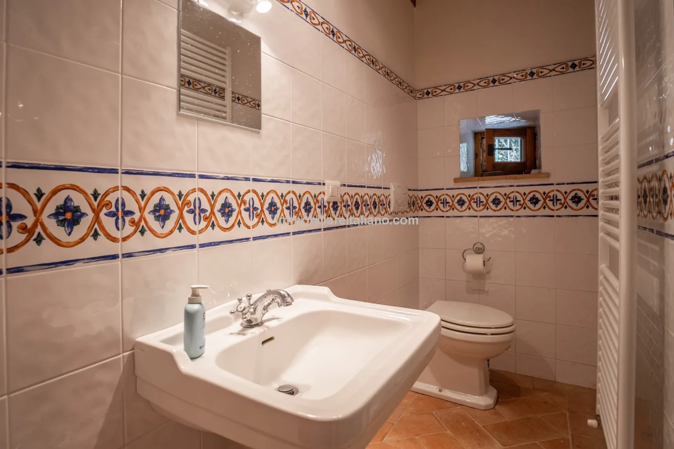 Ferme restaurée de 3 chambres avec piscine dans la région de Caprese Michelangelo en Toscane - Voir l'image 85 sur 85