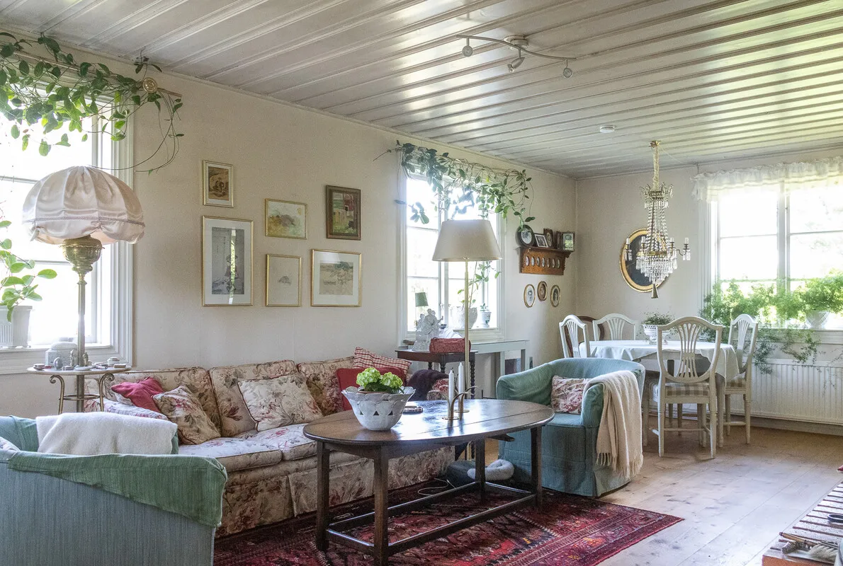 1970s Norrtälje House with Expansive Garden and Parking - View image 7 of 54