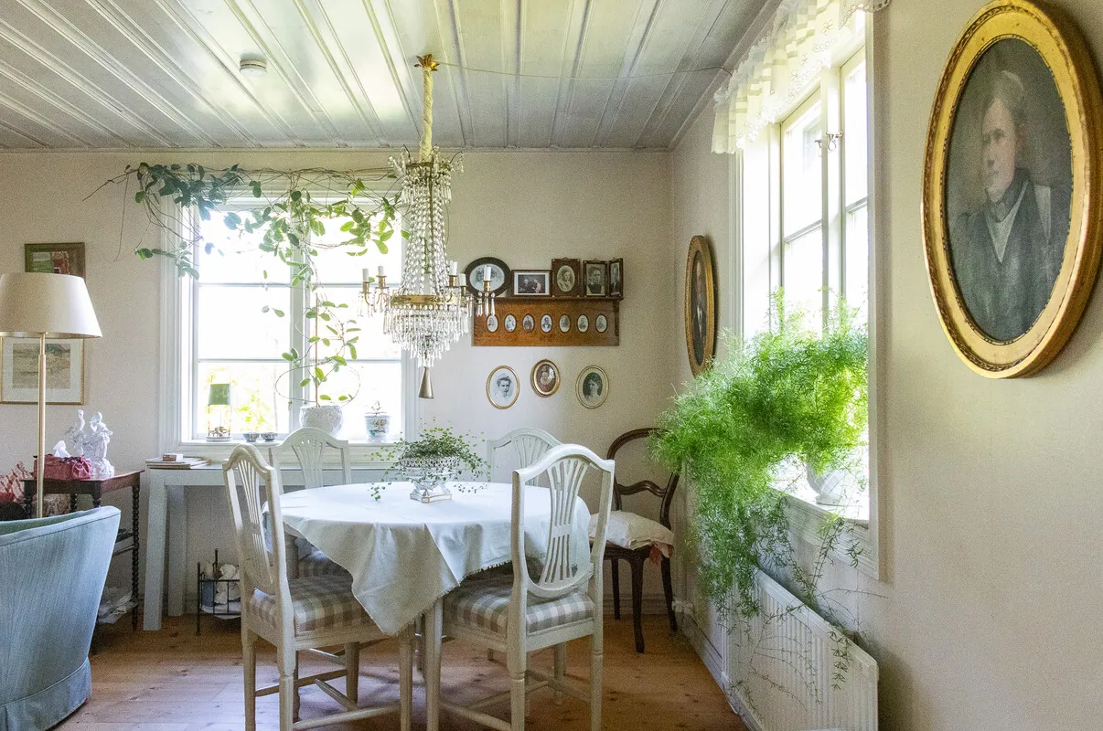 1970s Norrtälje House with Expansive Garden and Parking - View image 9 of 54
