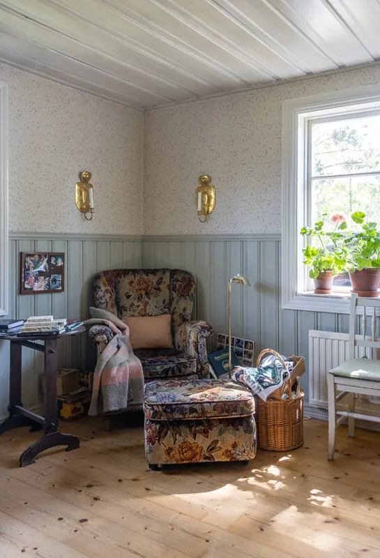 1970s Norrtälje House with Expansive Garden and Parking - View image 16 of 54