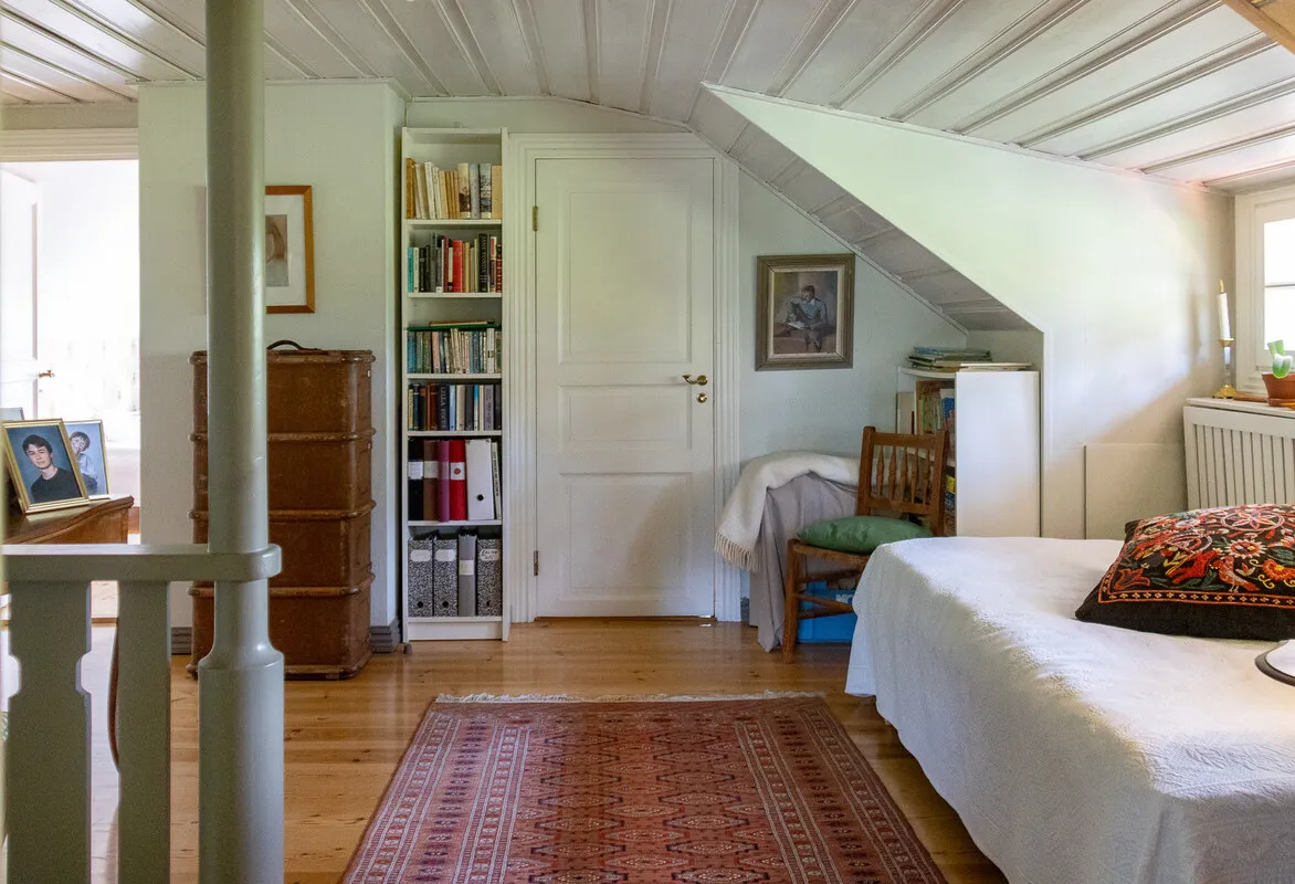 1970s Norrtälje House with Expansive Garden and Parking - View image 25 of 54