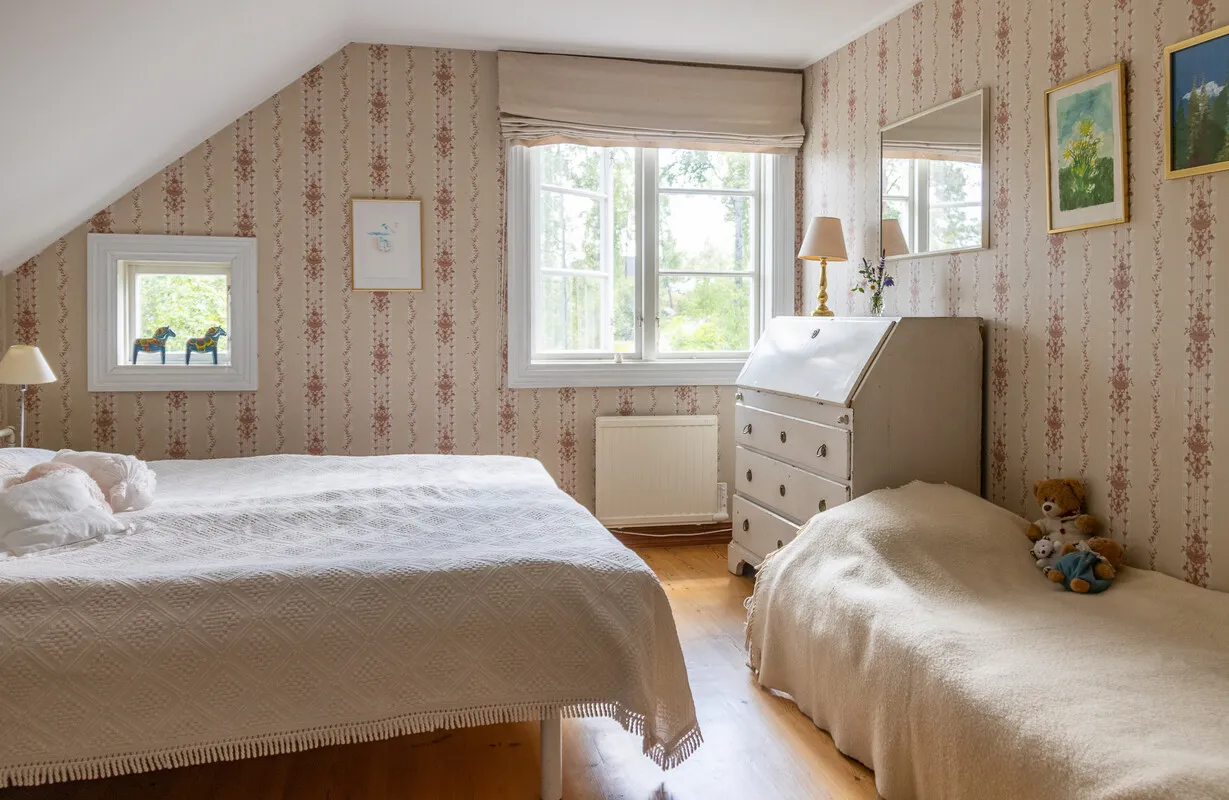 1970s Norrtälje House with Expansive Garden and Parking - View image 26 of 54