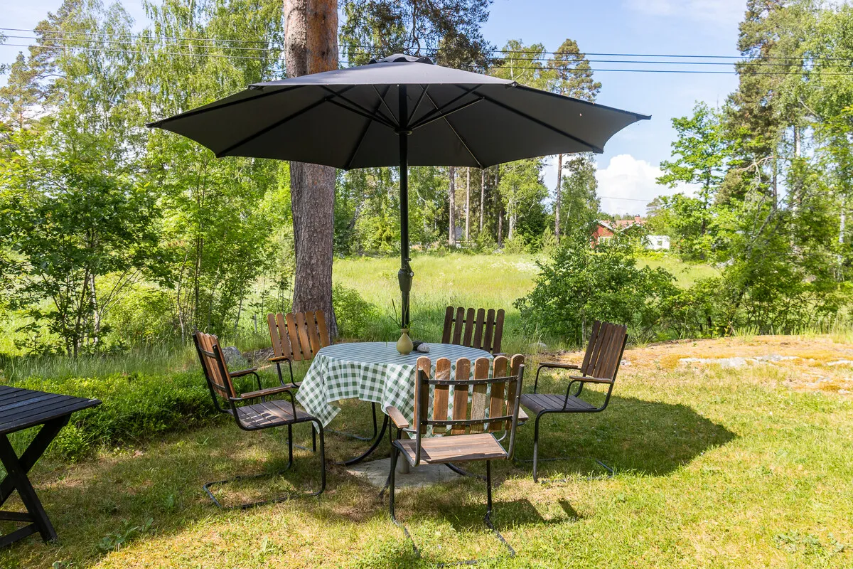 1970s Norrtälje House with Expansive Garden and Parking - View image 40 of 54