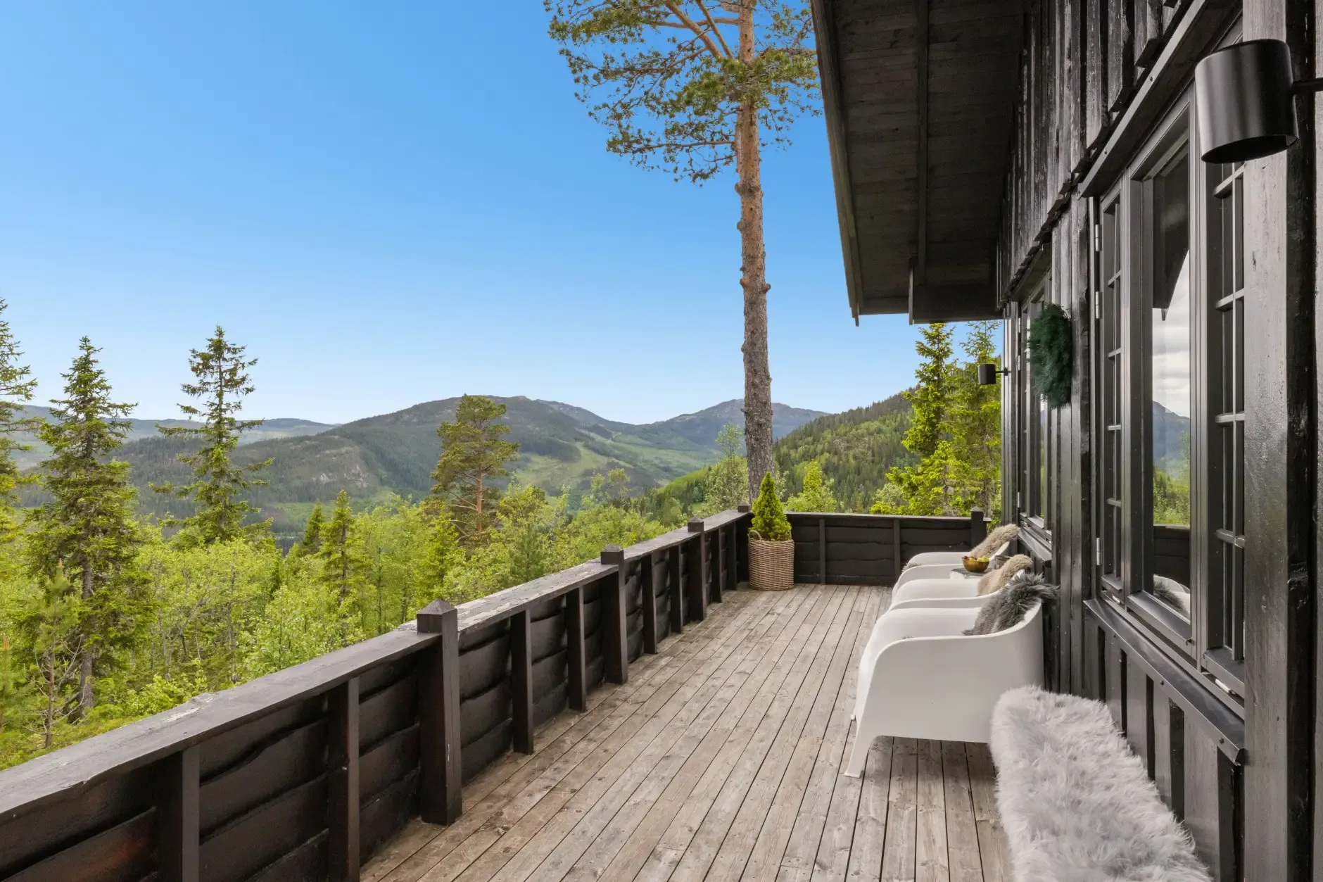 Norwegian Cabin with Expansive Terrace and Open-Plan Living in Tuddal - View image 7 of 33