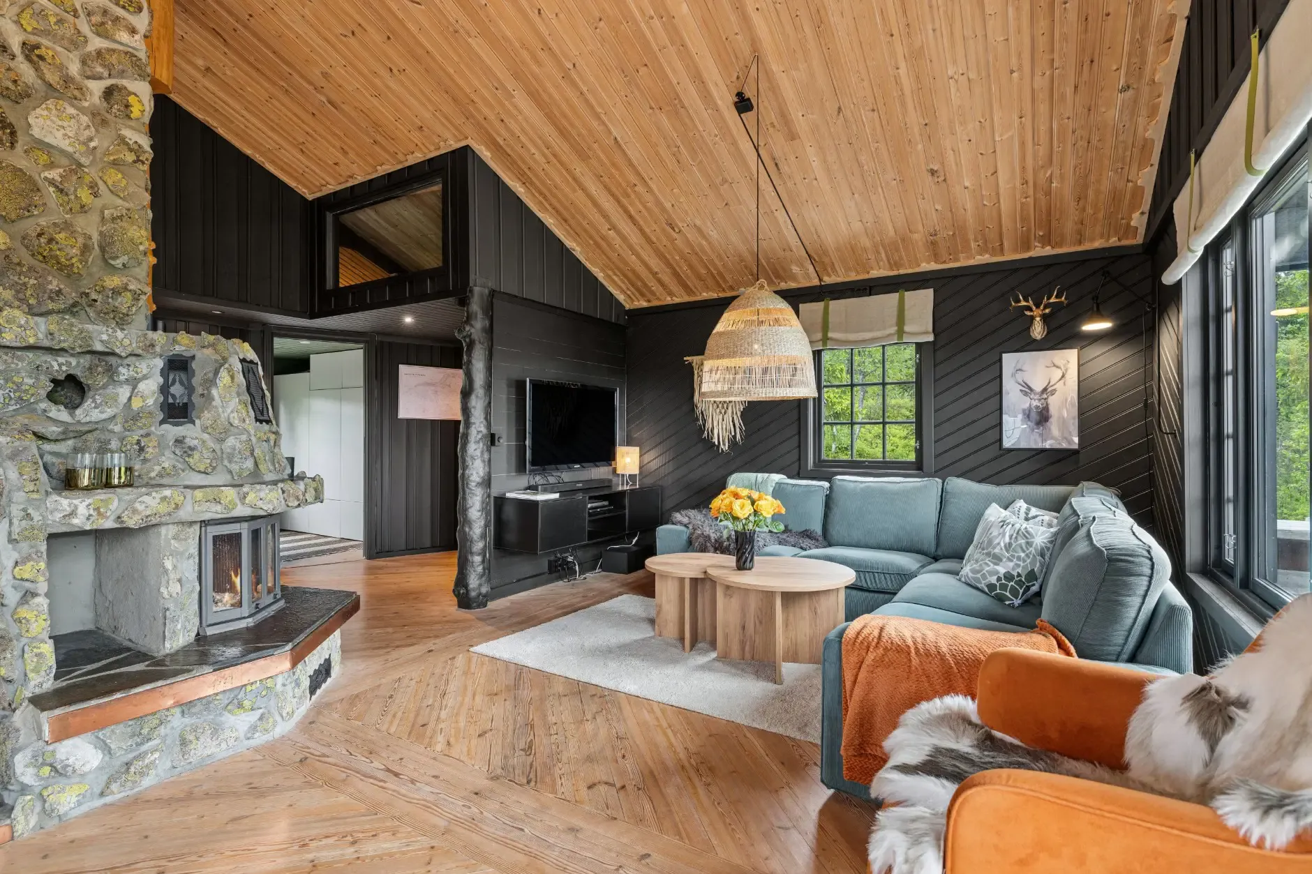 Norwegian Cabin with Expansive Terrace and Open-Plan Living in Tuddal - View image 18 of 33