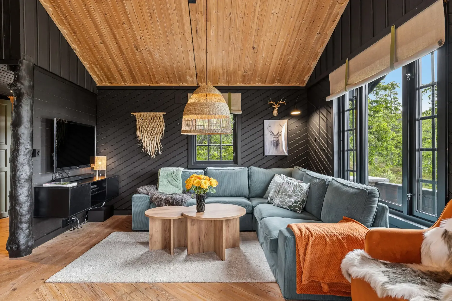 Norwegian Cabin with Expansive Terrace and Open-Plan Living in Tuddal - View image 21 of 33