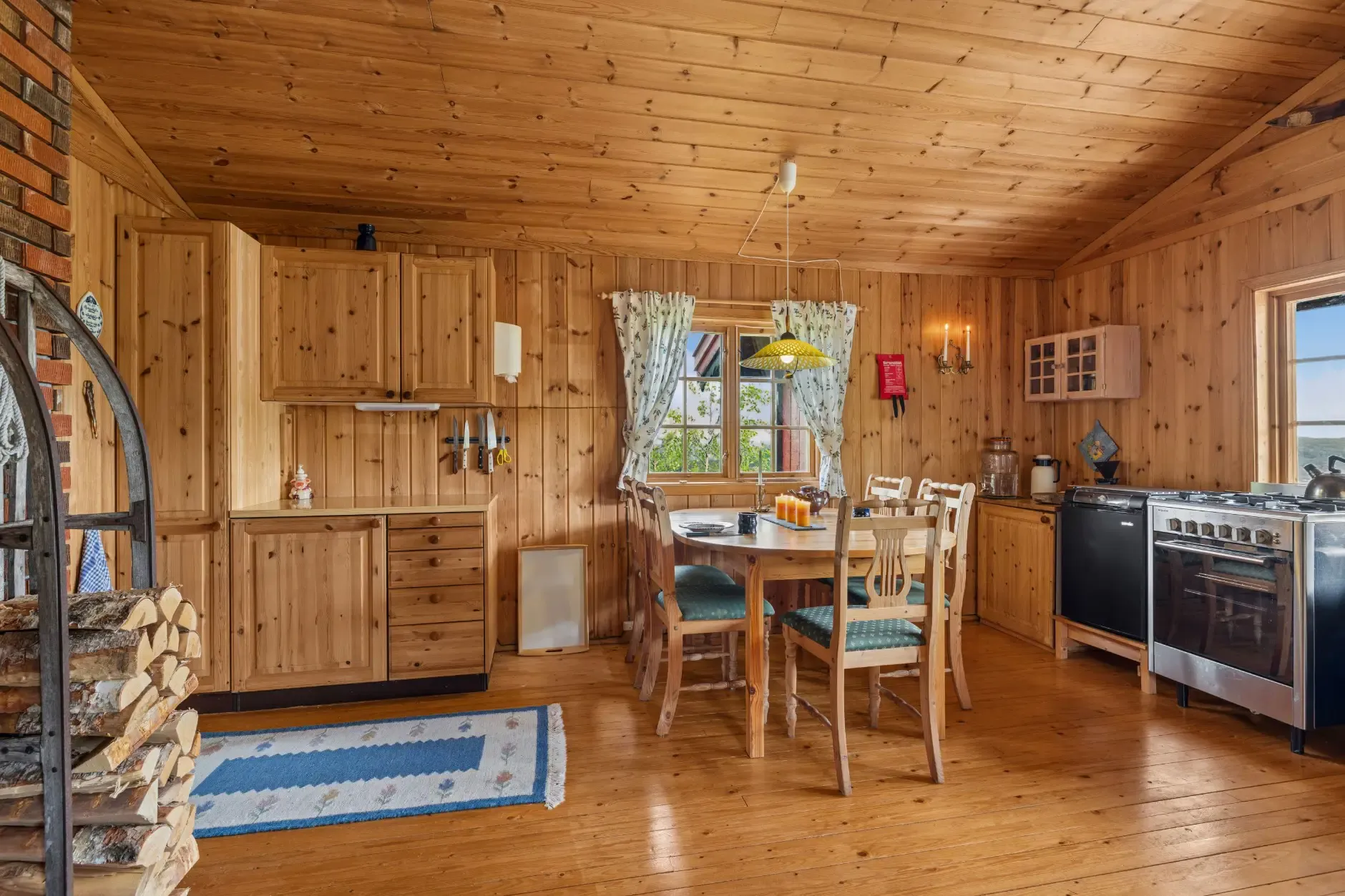 Compact 1980s Country Retreat in Notodden with Terrace and Solar Power - View image 13 of 31