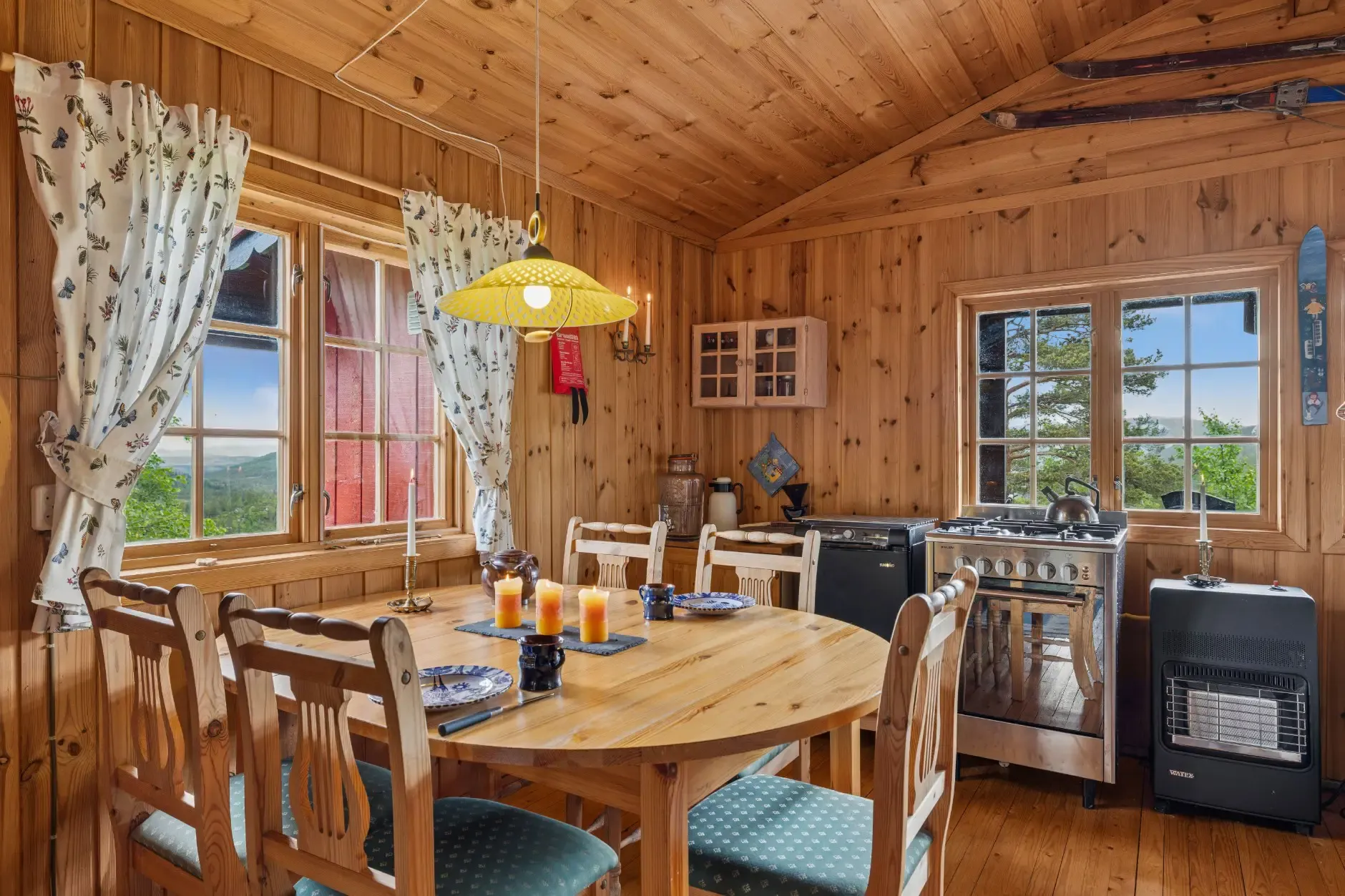 Compact 1980s Country Retreat in Notodden with Terrace and Solar Power - View image 14 of 31