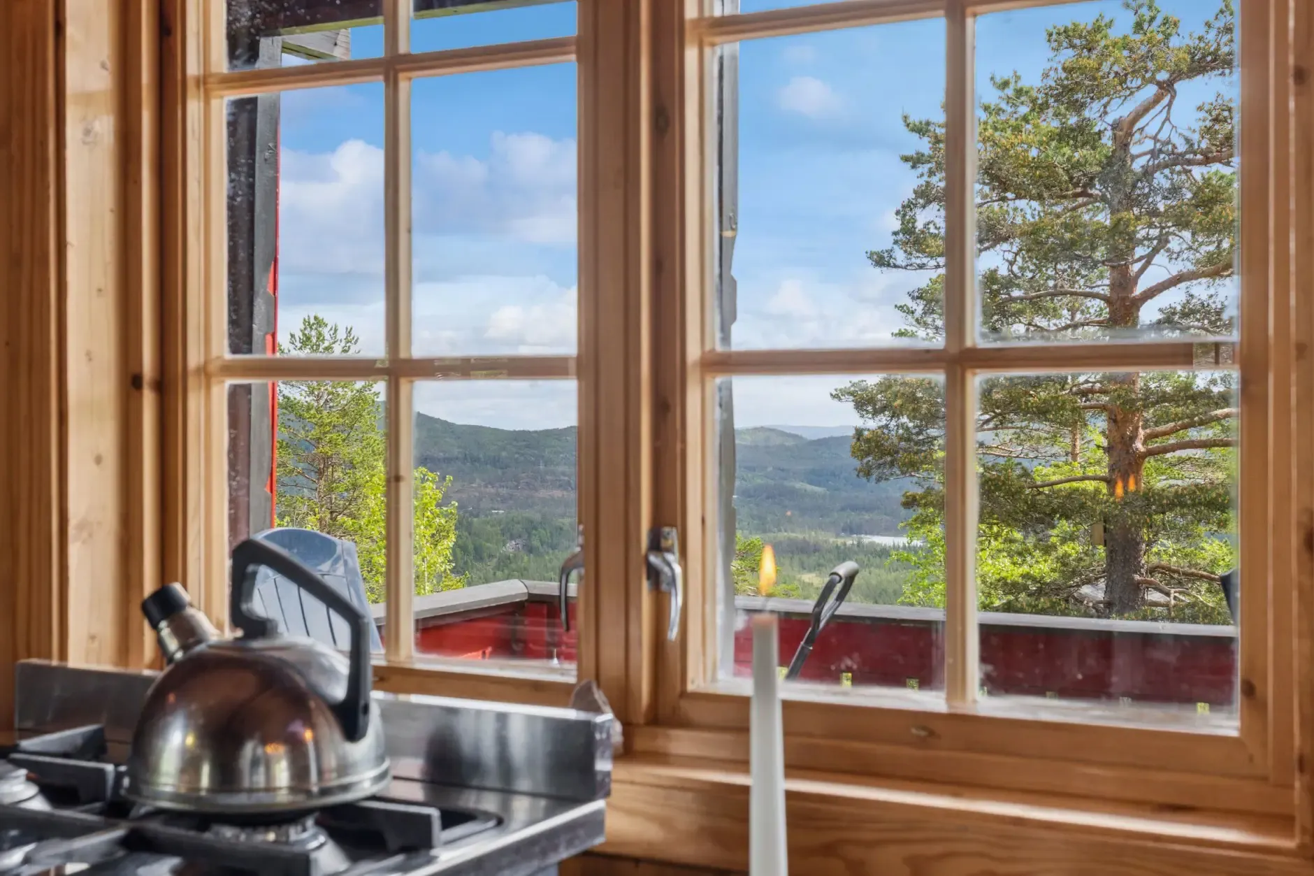 Compact 1980s Country Retreat in Notodden with Terrace and Solar Power - View image 16 of 31