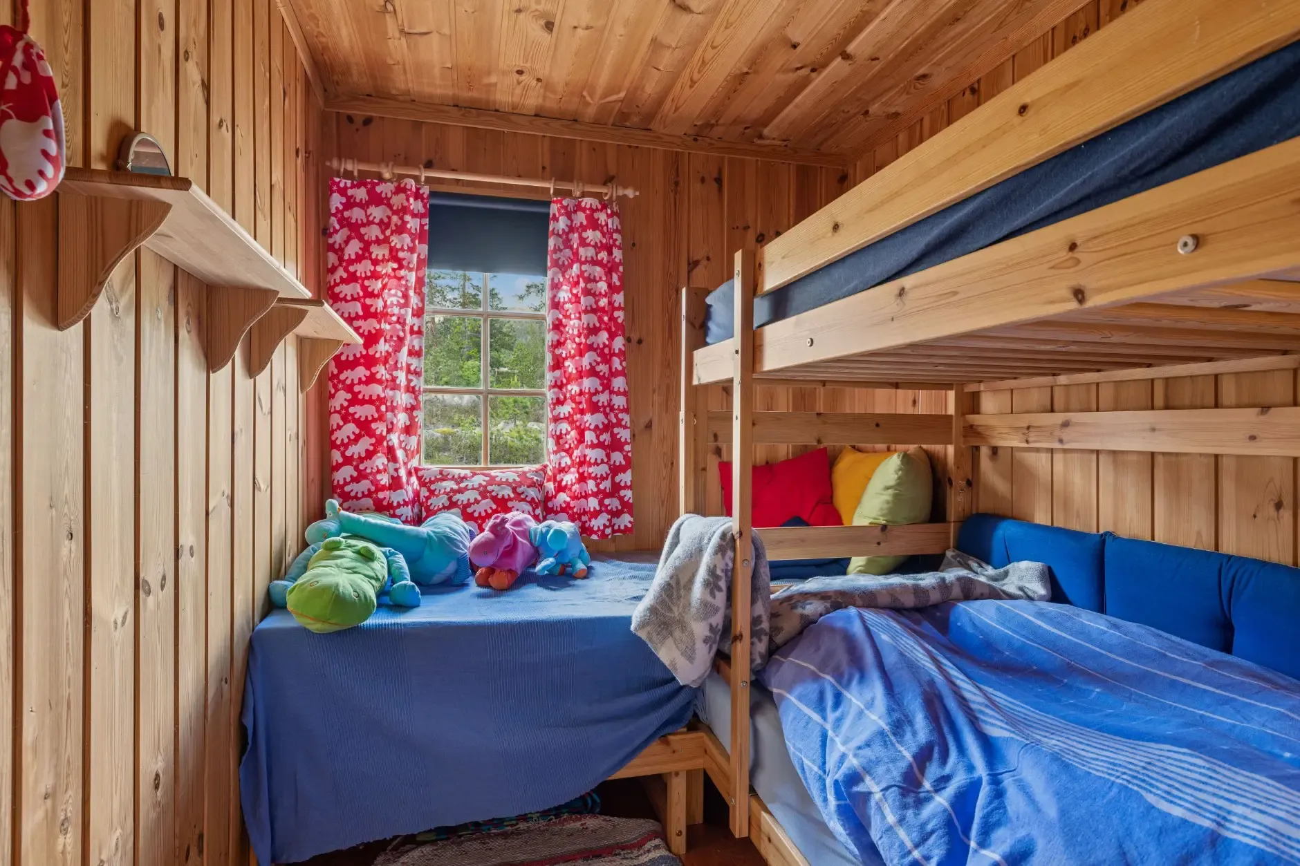 Compact 1980s Country Retreat in Notodden with Terrace and Solar Power - View image 17 of 31