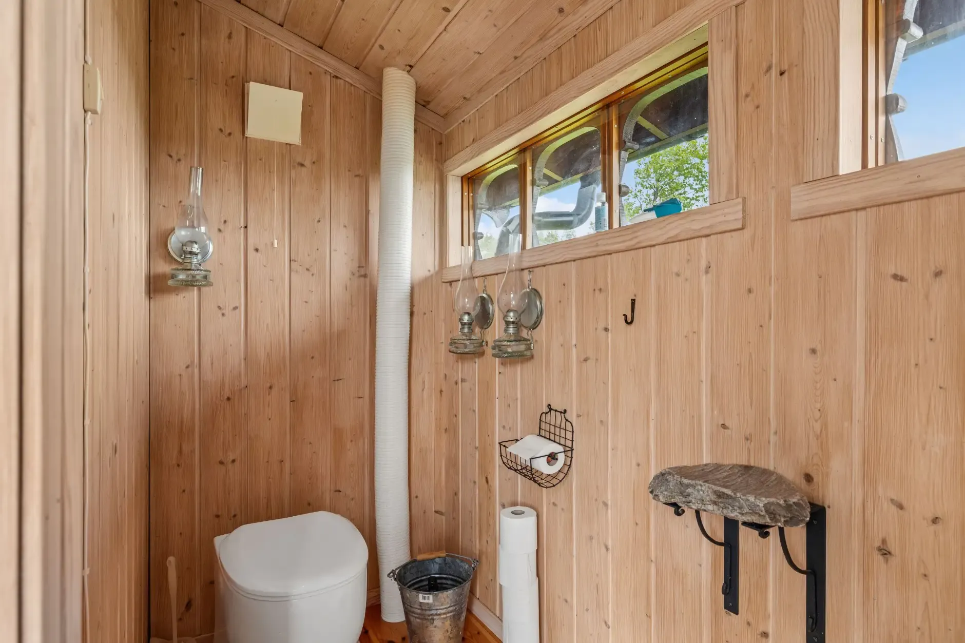 Compact 1980s Country Retreat in Notodden with Terrace and Solar Power - View image 20 of 31