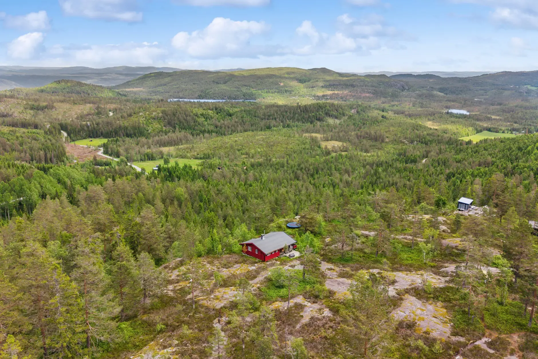 Compact 1980s Country Retreat in Notodden with Terrace and Solar Power - View image 31 of 31