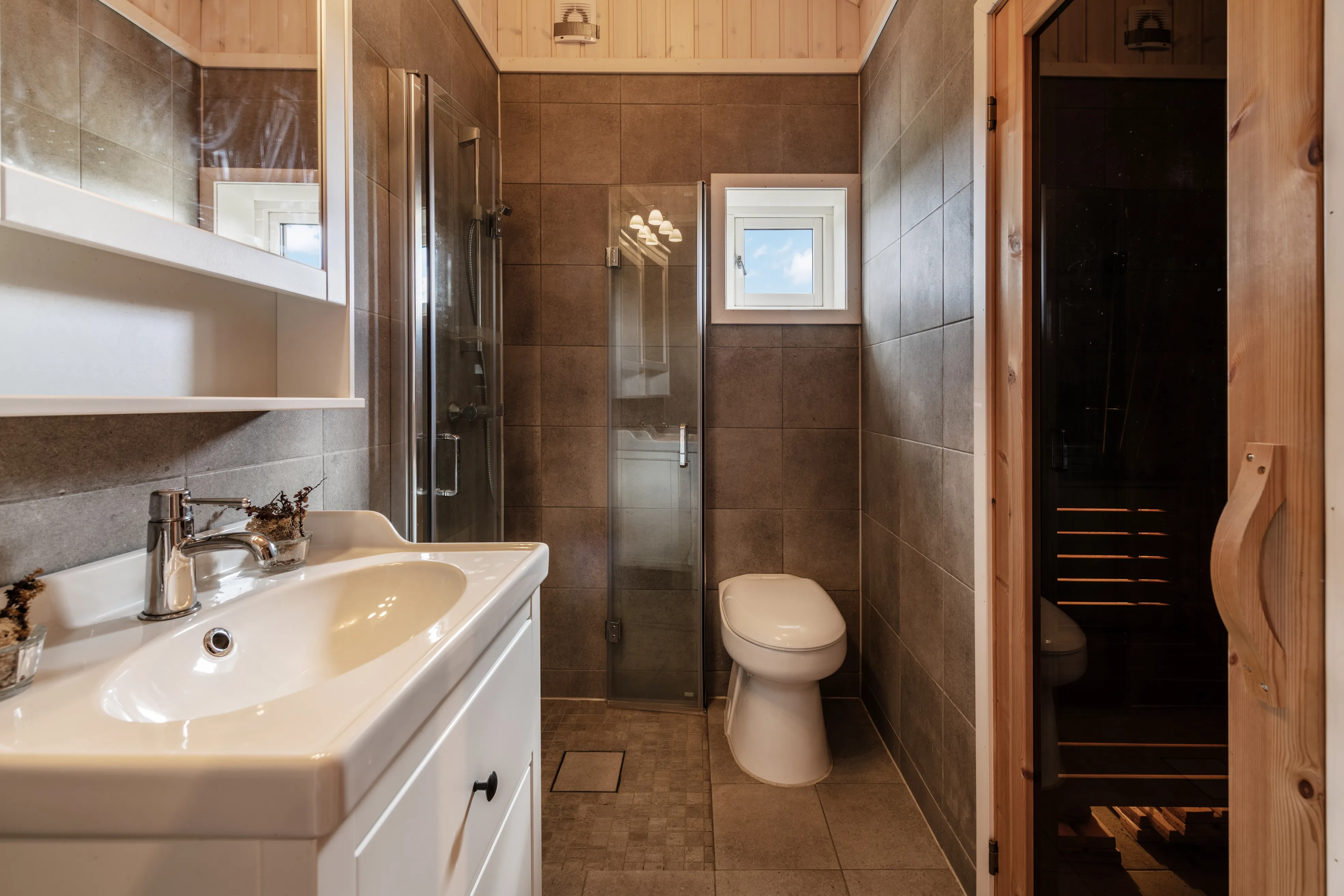 Modern 3-Bedroom Cabin in Hovet with Expansive Outdoor Living Space - View image 26 of 56