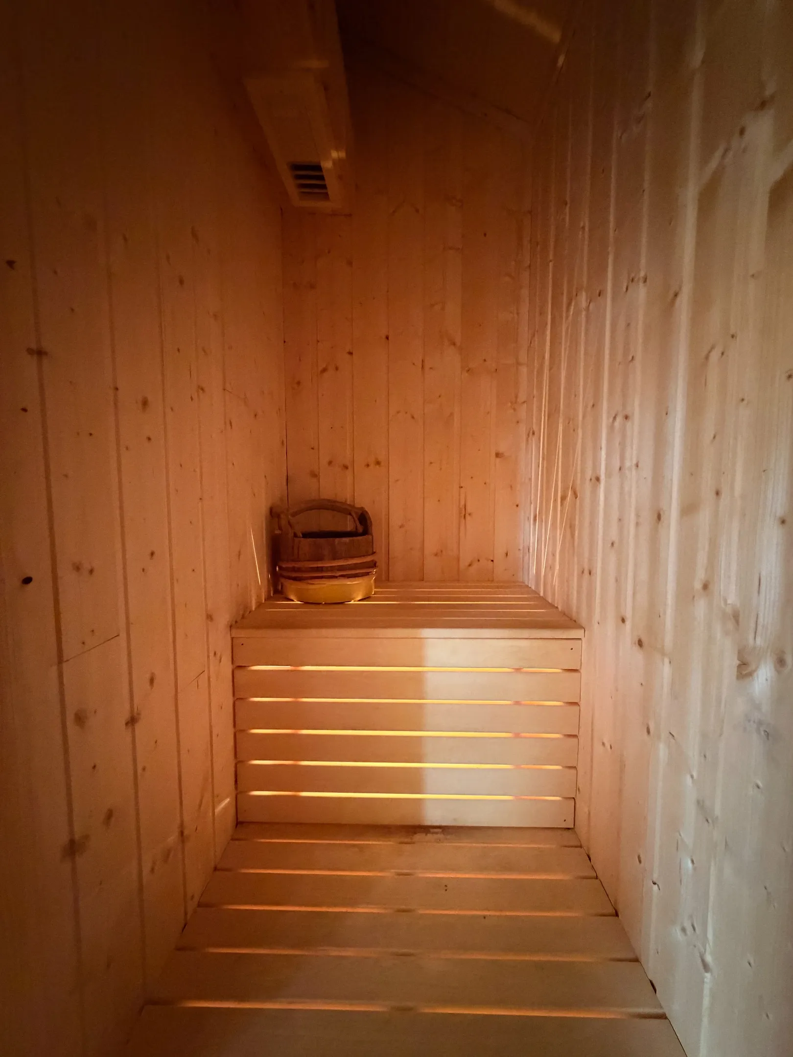 Modern 3-Bedroom Cabin in Hovet with Expansive Outdoor Living Space - View image 28 of 56