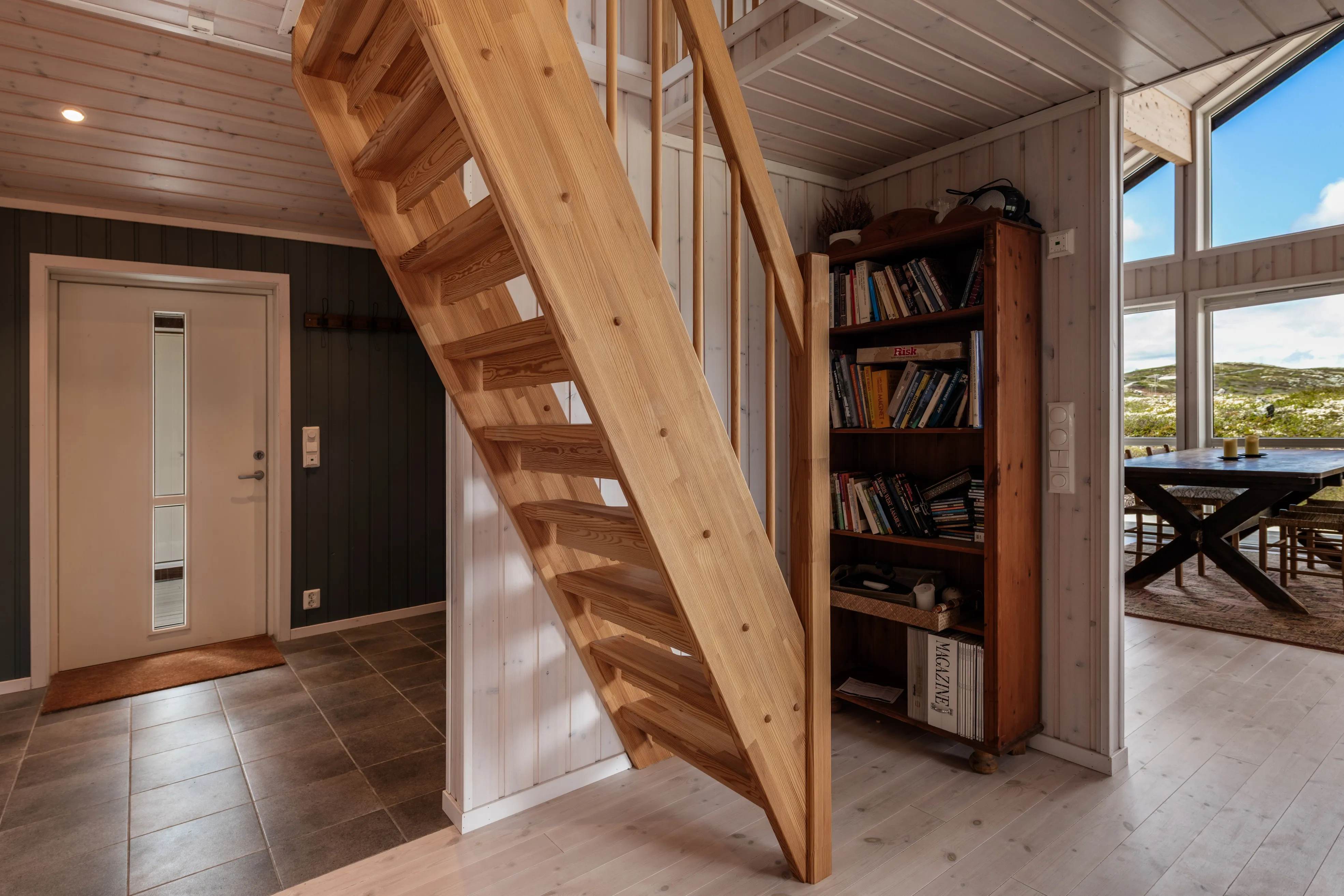 Modern 3-Bedroom Cabin in Hovet with Expansive Outdoor Living Space - View image 30 of 56