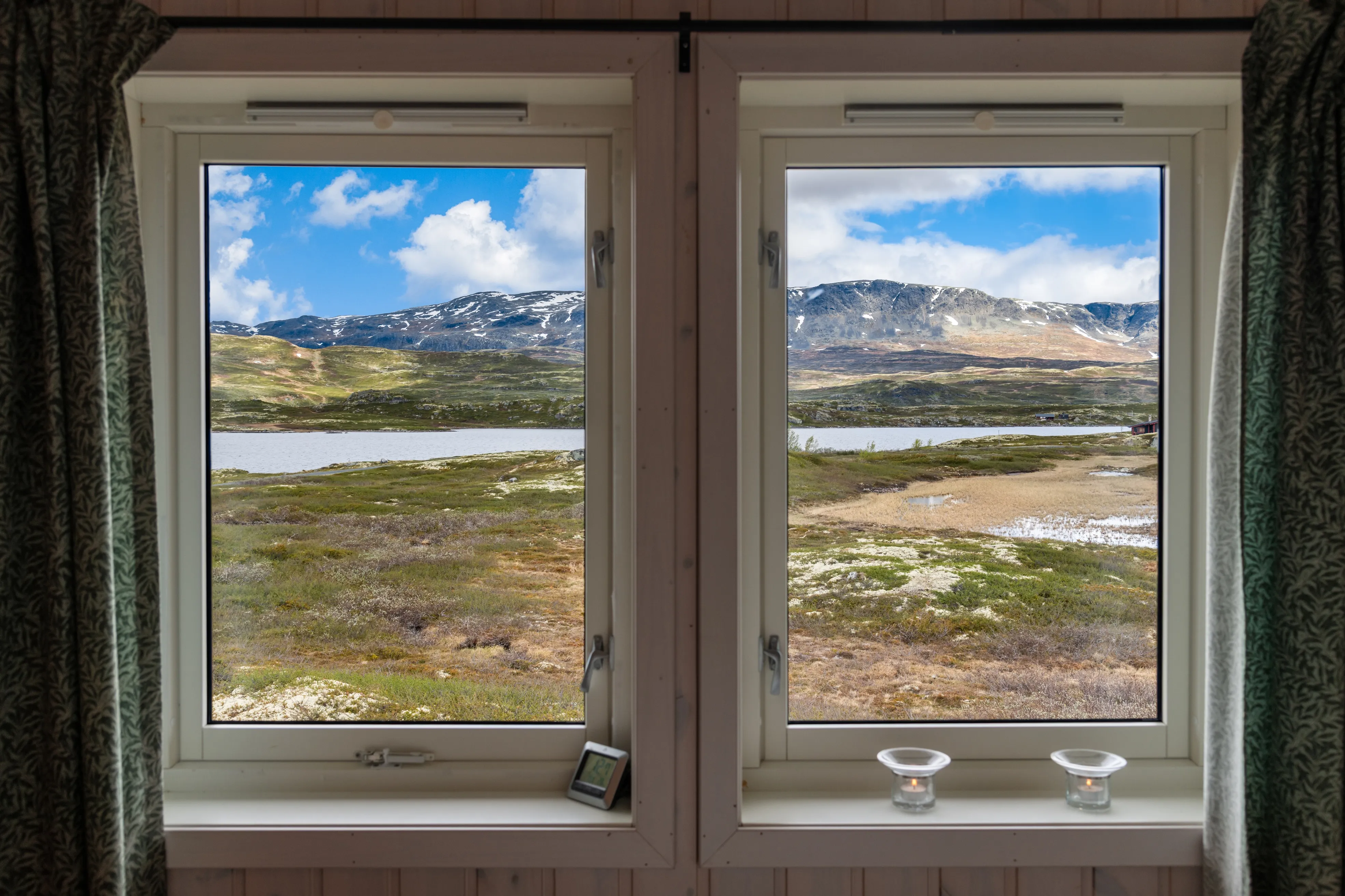 Modern 3-Bedroom Cabin in Hovet with Expansive Outdoor Living Space - View image 37 of 56