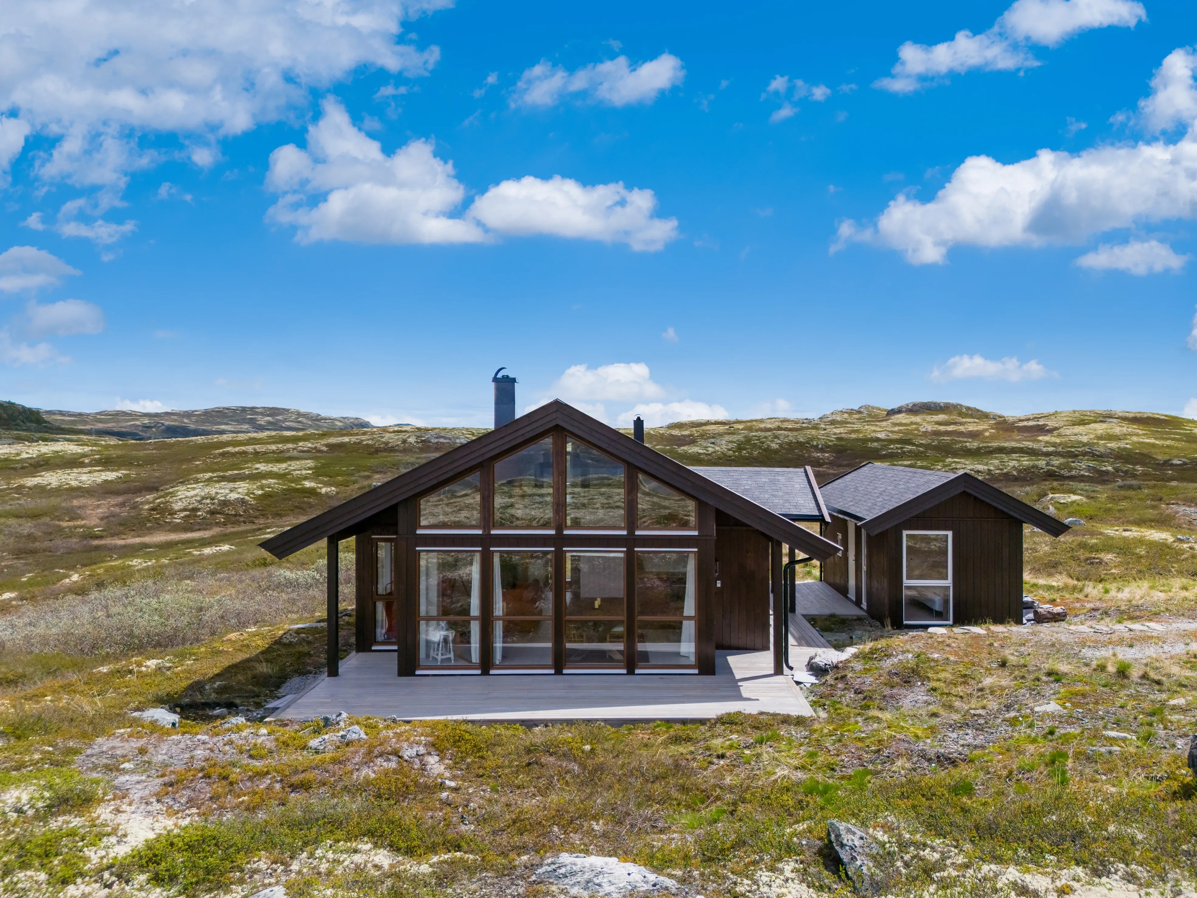 Modern 3-Bedroom Cabin in Hovet with Expansive Outdoor Living Space - View image 43 of 56