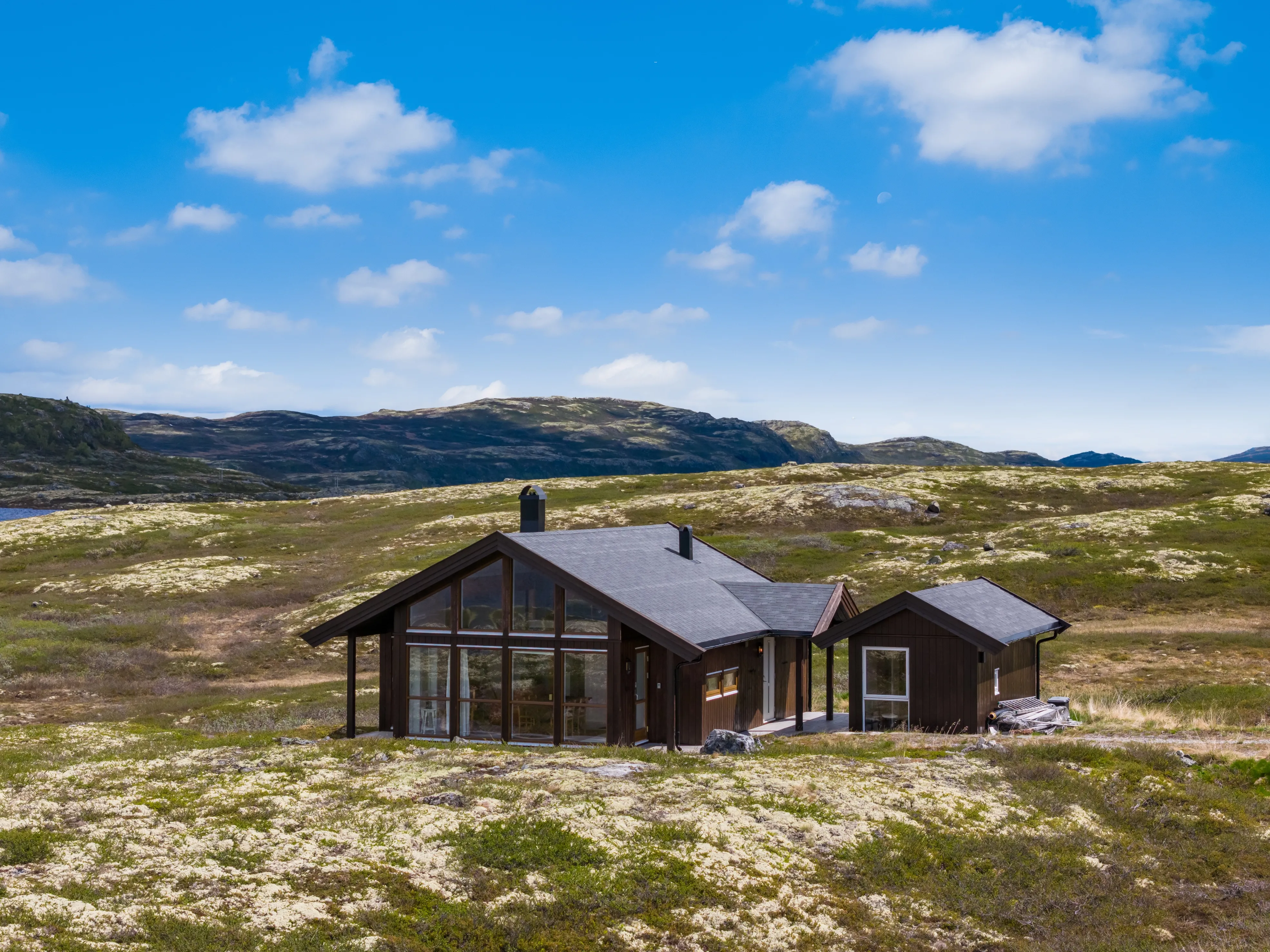 Modern 3-Bedroom Cabin in Hovet with Expansive Outdoor Living Space - View image 48 of 56