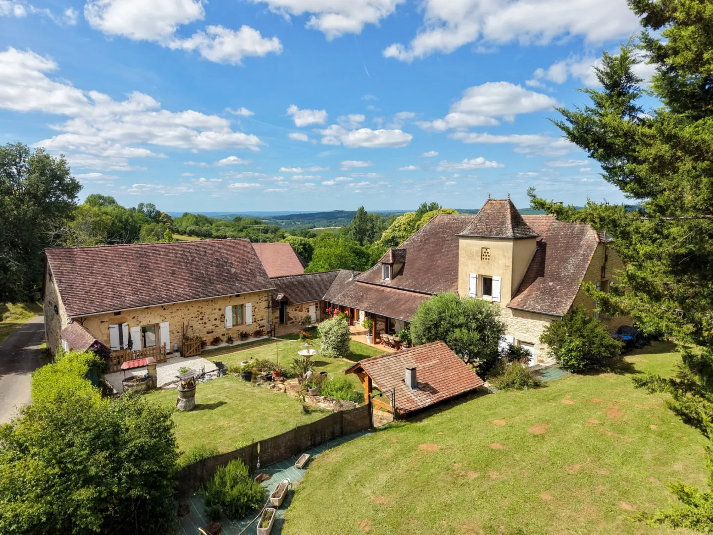 Victorian Farmhouse in Gourdon with Expansive Grounds and 5 Bedrooms - Image 1