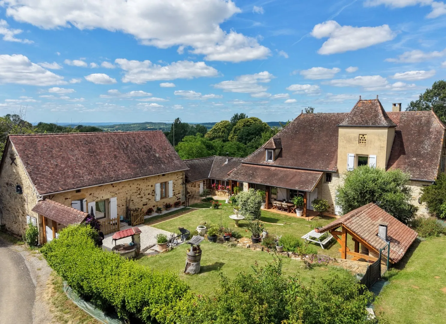 Victorian Farmhouse in Gourdon with Expansive Grounds and 5 Bedrooms - Image 3