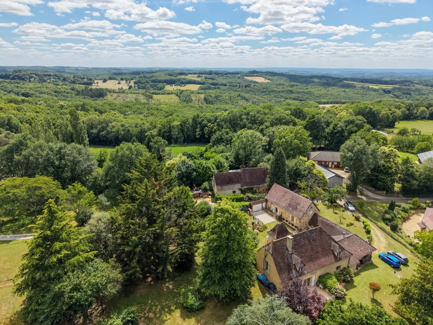 Victorian Farmhouse in Gourdon with Expansive Grounds and 5 Bedrooms - Image 5