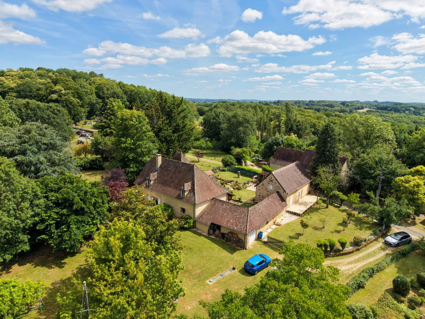 Victorian Farmhouse in Gourdon with Expansive Grounds and 5 Bedrooms - View image 7 of 39