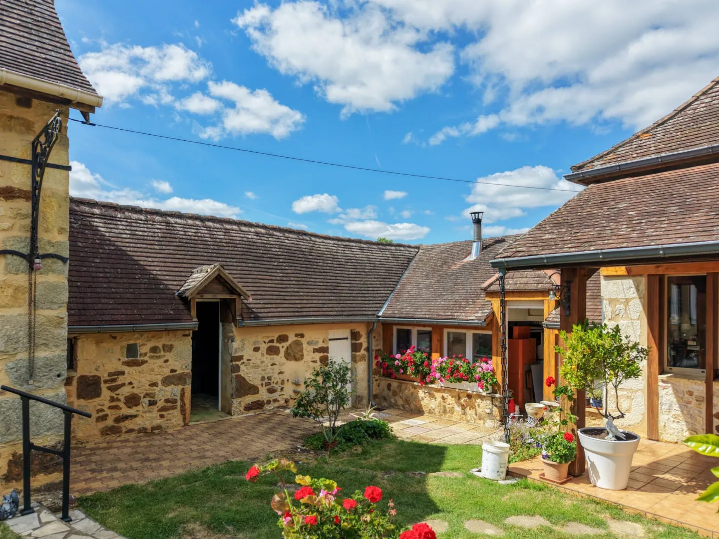 Victorian Farmhouse in Gourdon with Expansive Grounds and 5 Bedrooms - View image 22 of 39