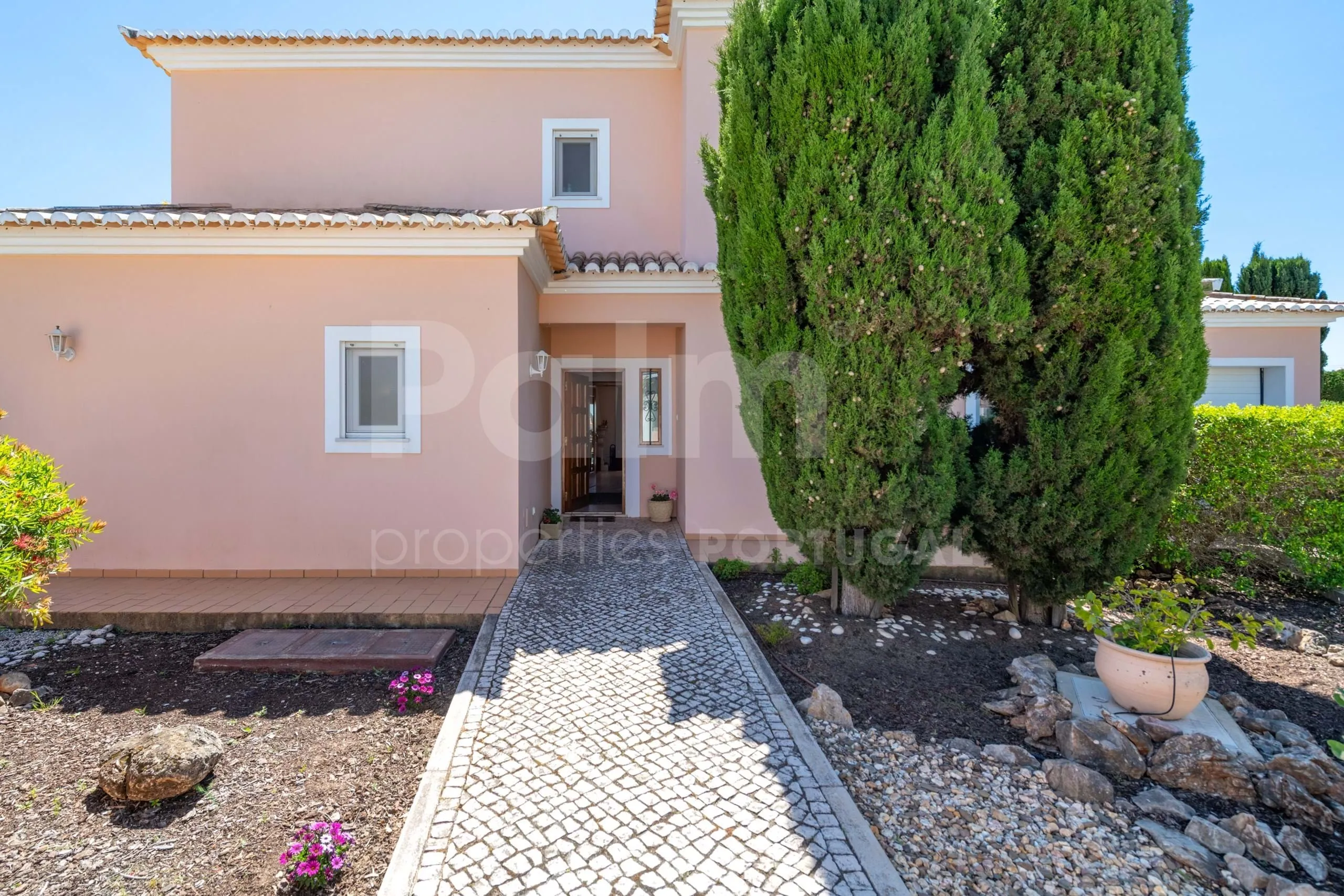 Contemporary Algarve Villa with Pool and Garden Near Porches' Coastline - Image 5