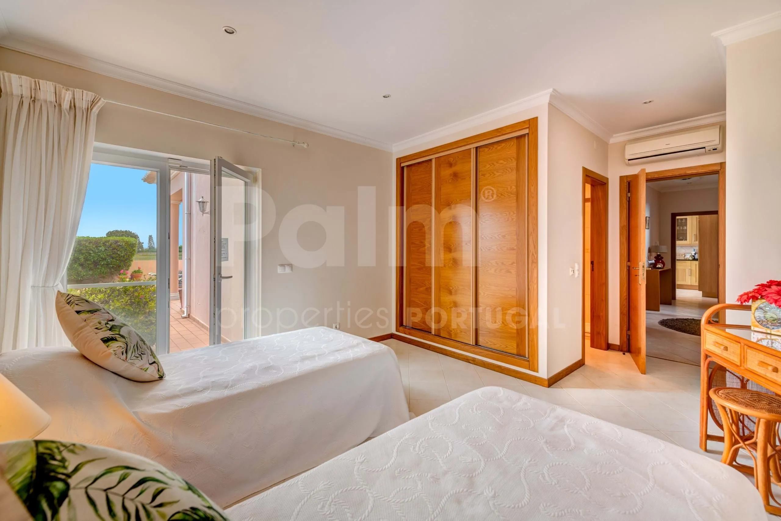 Contemporary Algarve Villa with Pool and Garden Near Porches' Coastline - View image 16 of 57