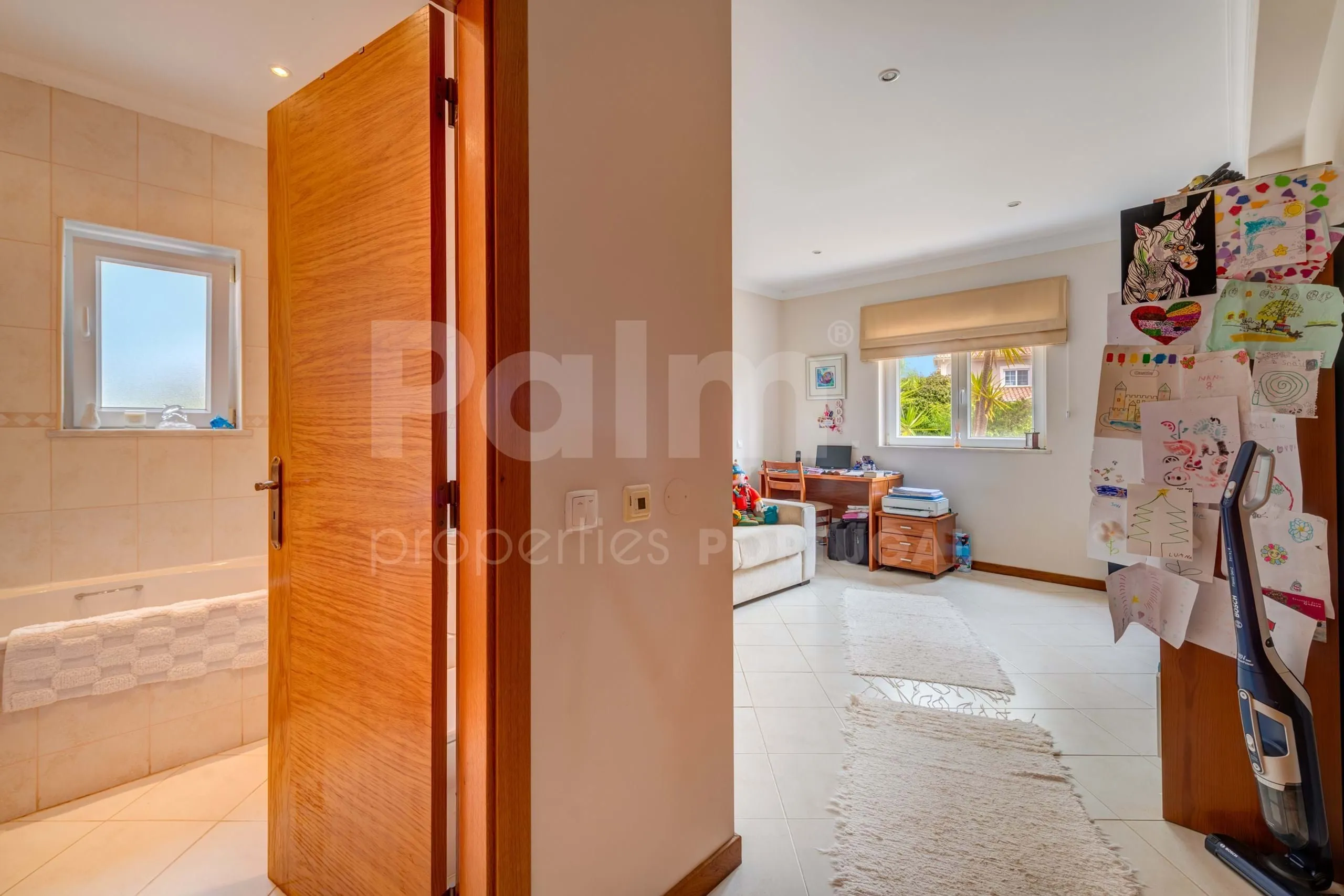Contemporary Algarve Villa with Pool and Garden Near Porches' Coastline - View image 18 of 57