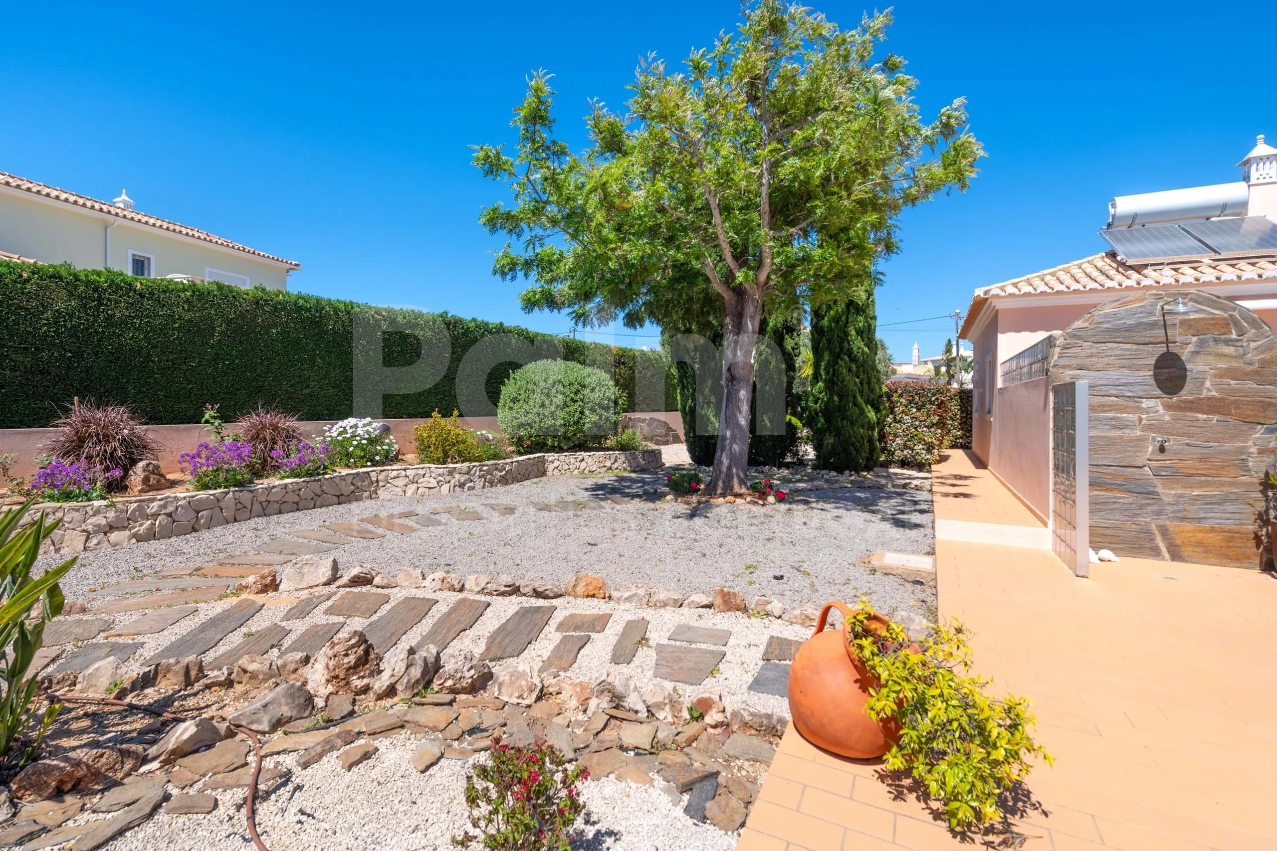 Contemporary Algarve Villa with Pool and Garden Near Porches' Coastline - View image 36 of 57