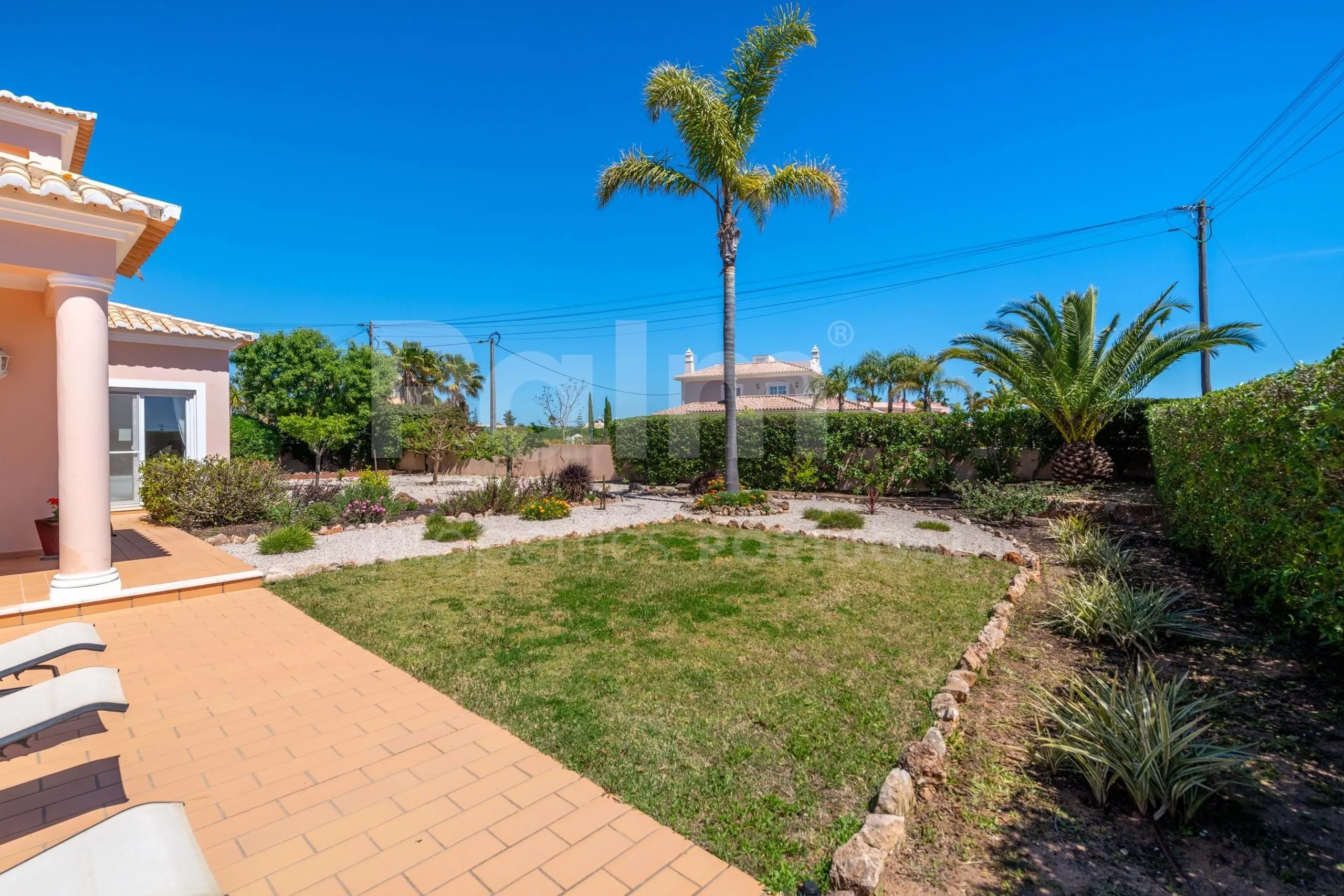 Contemporary Algarve Villa with Pool and Garden Near Porches' Coastline - View image 38 of 57