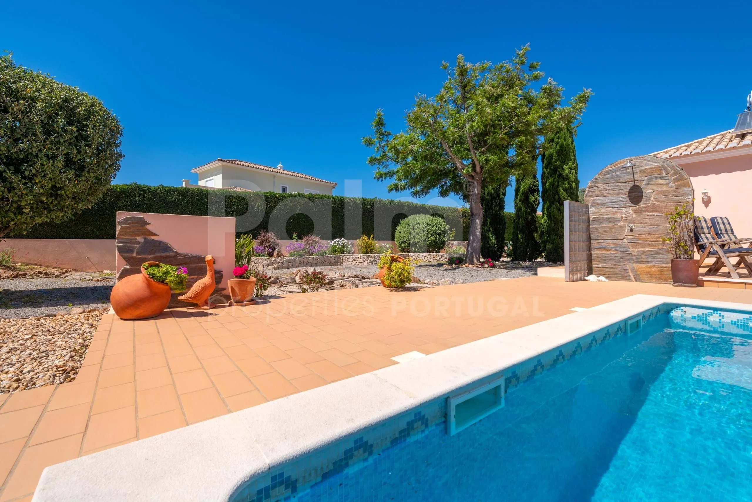 Contemporary Algarve Villa with Pool and Garden Near Porches' Coastline - View image 40 of 57