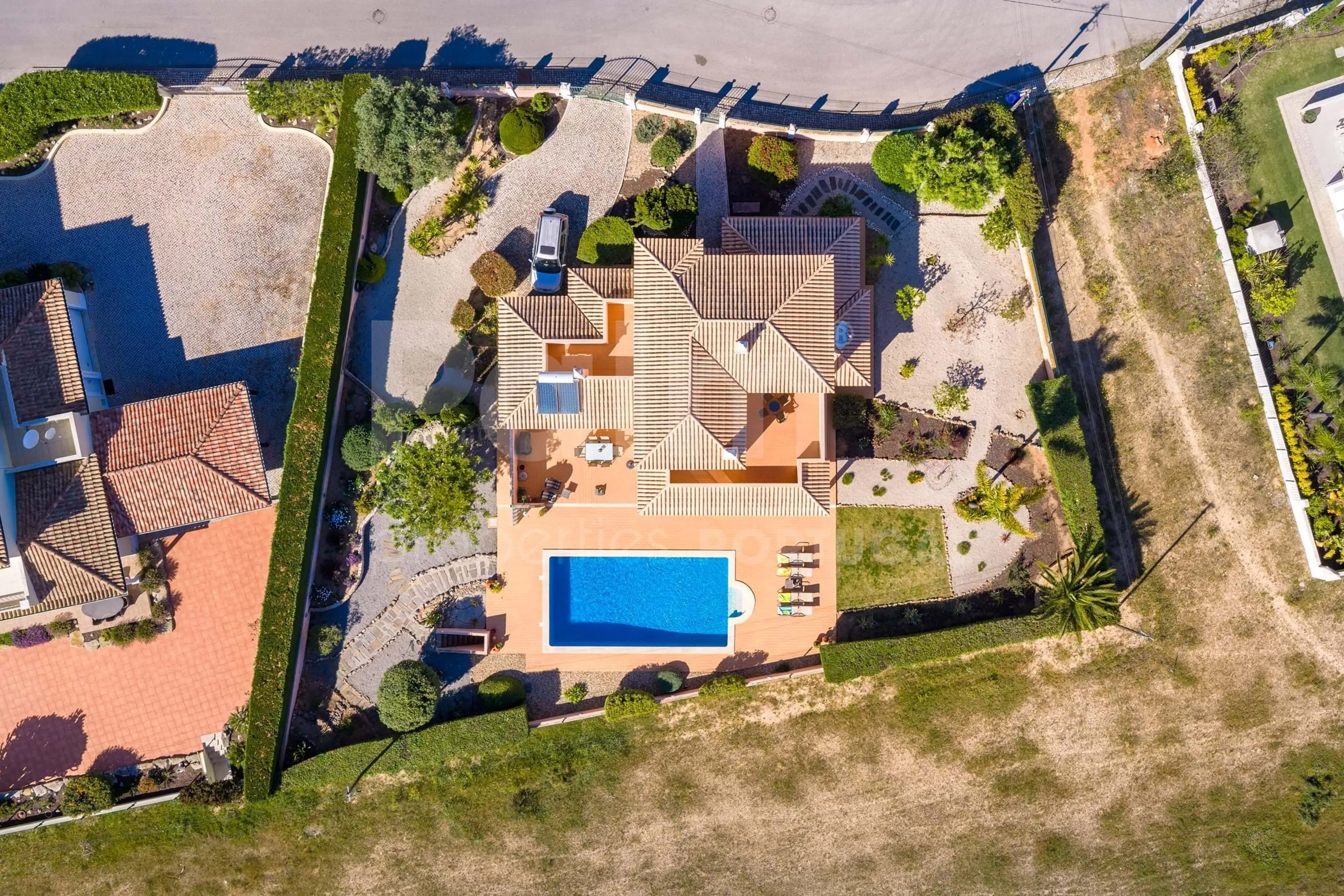 Contemporary Algarve Villa with Pool and Garden Near Porches' Coastline - View image 47 of 57