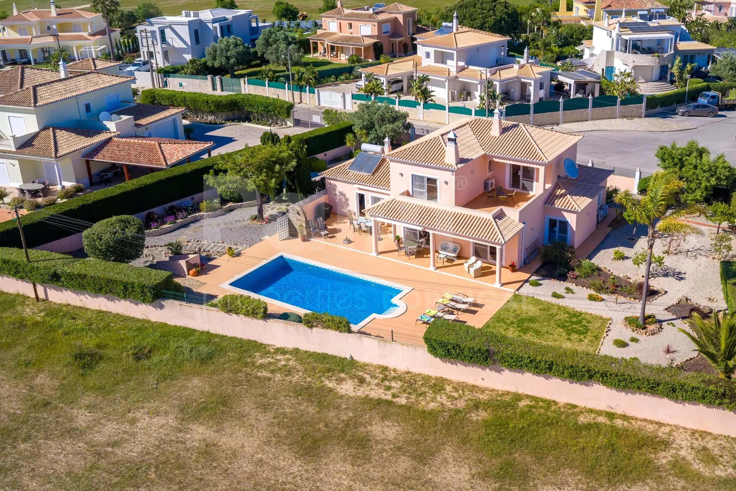 Contemporary Algarve Villa with Pool and Garden Near Porches' Coastline - View image 48 of 57