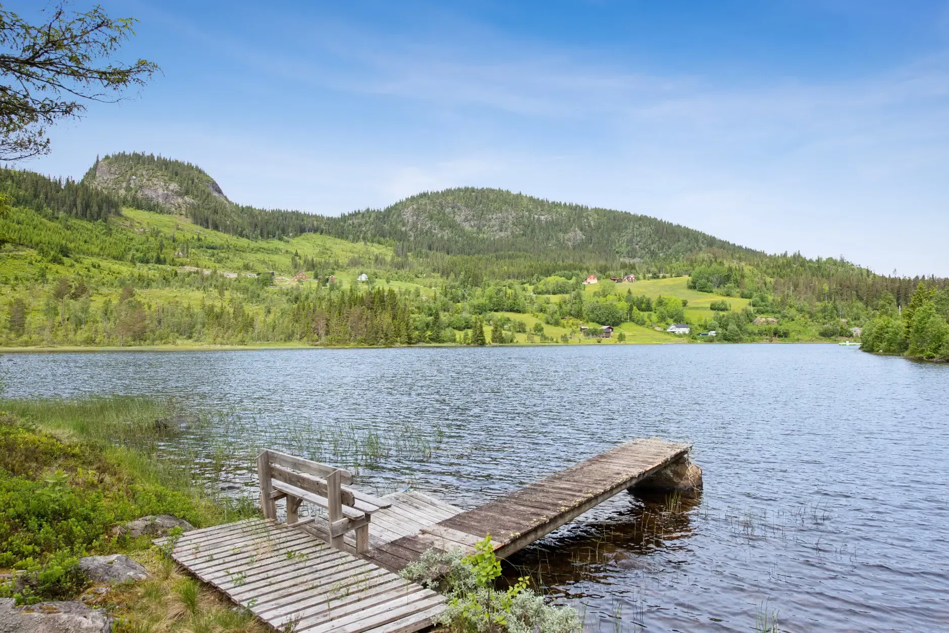 Compact 1980s Country House on Expansive Lot Near Seljord's Scenic Waters - View image 6 of 35