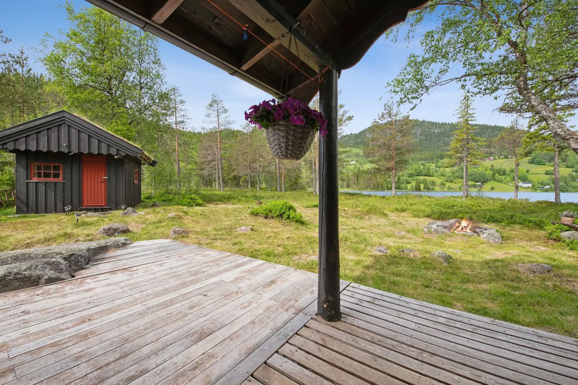 Compact 1980s Country House on Expansive Lot Near Seljord's Scenic Waters - View image 28 of 35