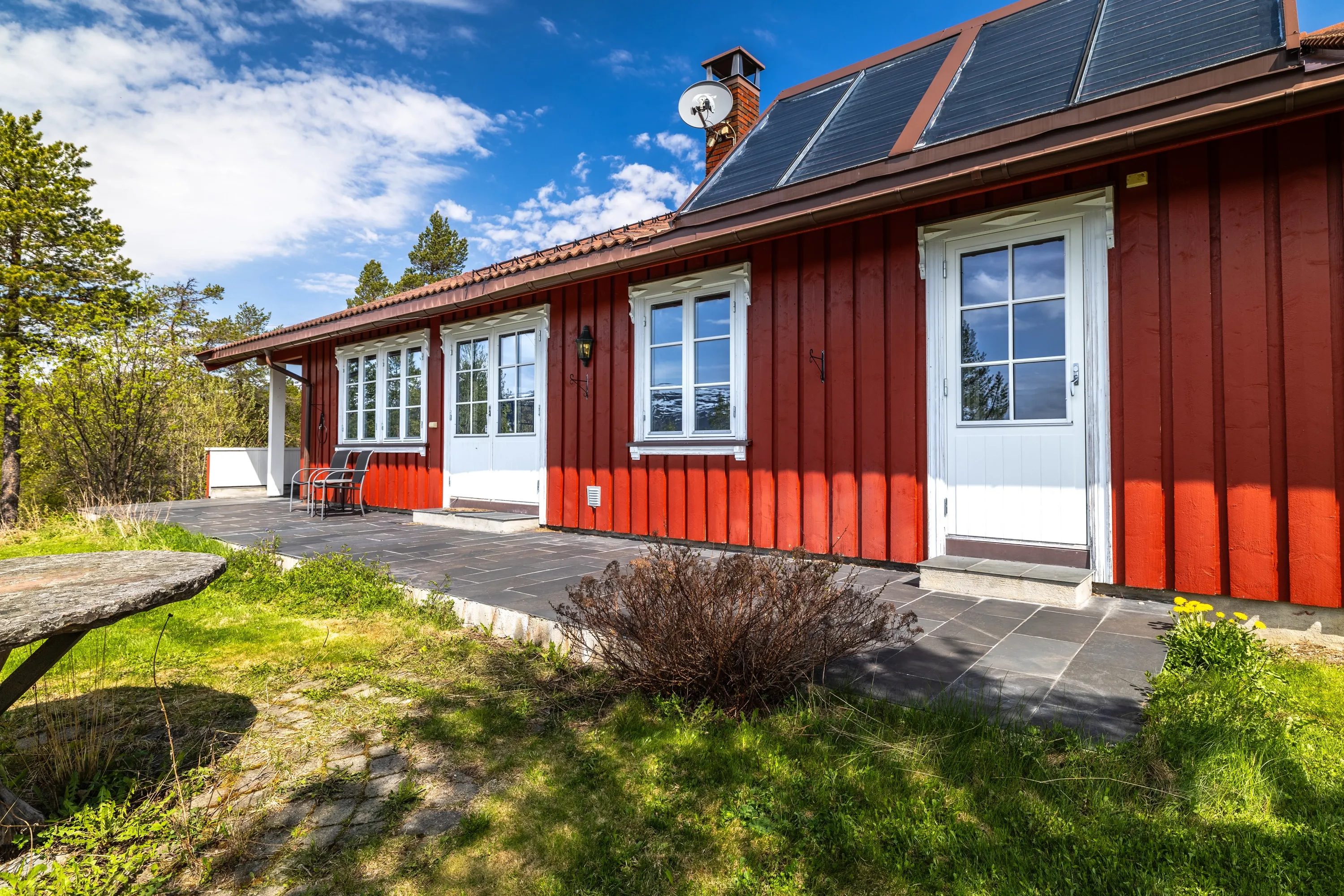 Spacious 3-Bedroom House with Terrace and Garden in Scenic Hemsedal - Image 4