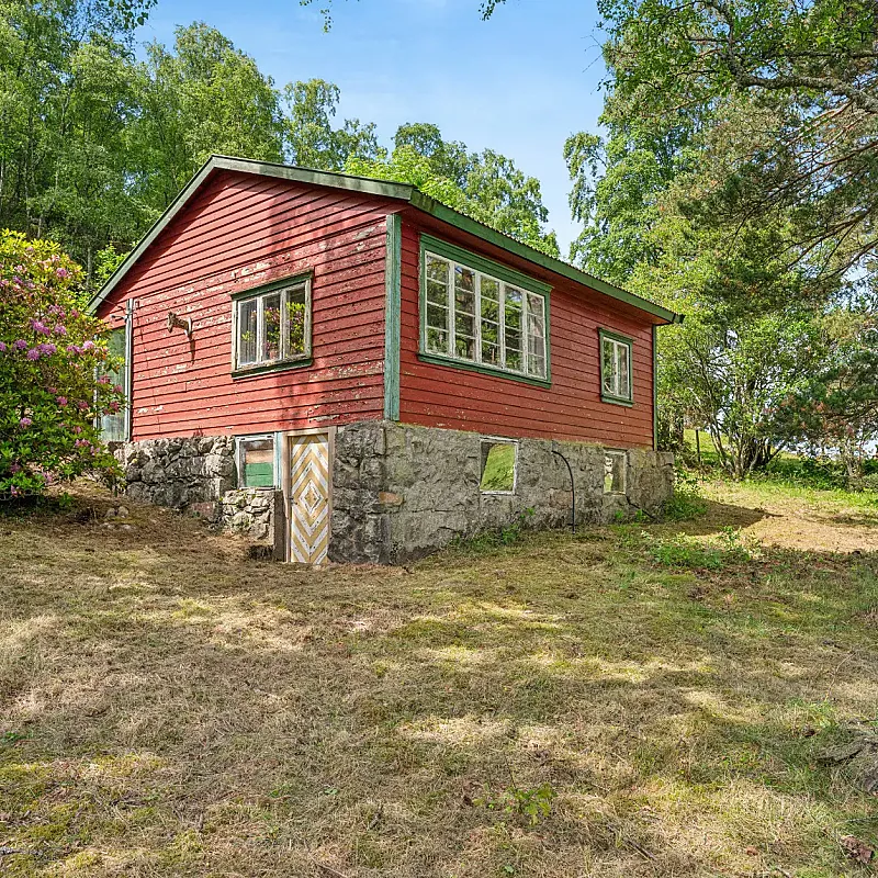 1930s Country House with Garden in Jørpeland, Norway - 4 Bedrooms