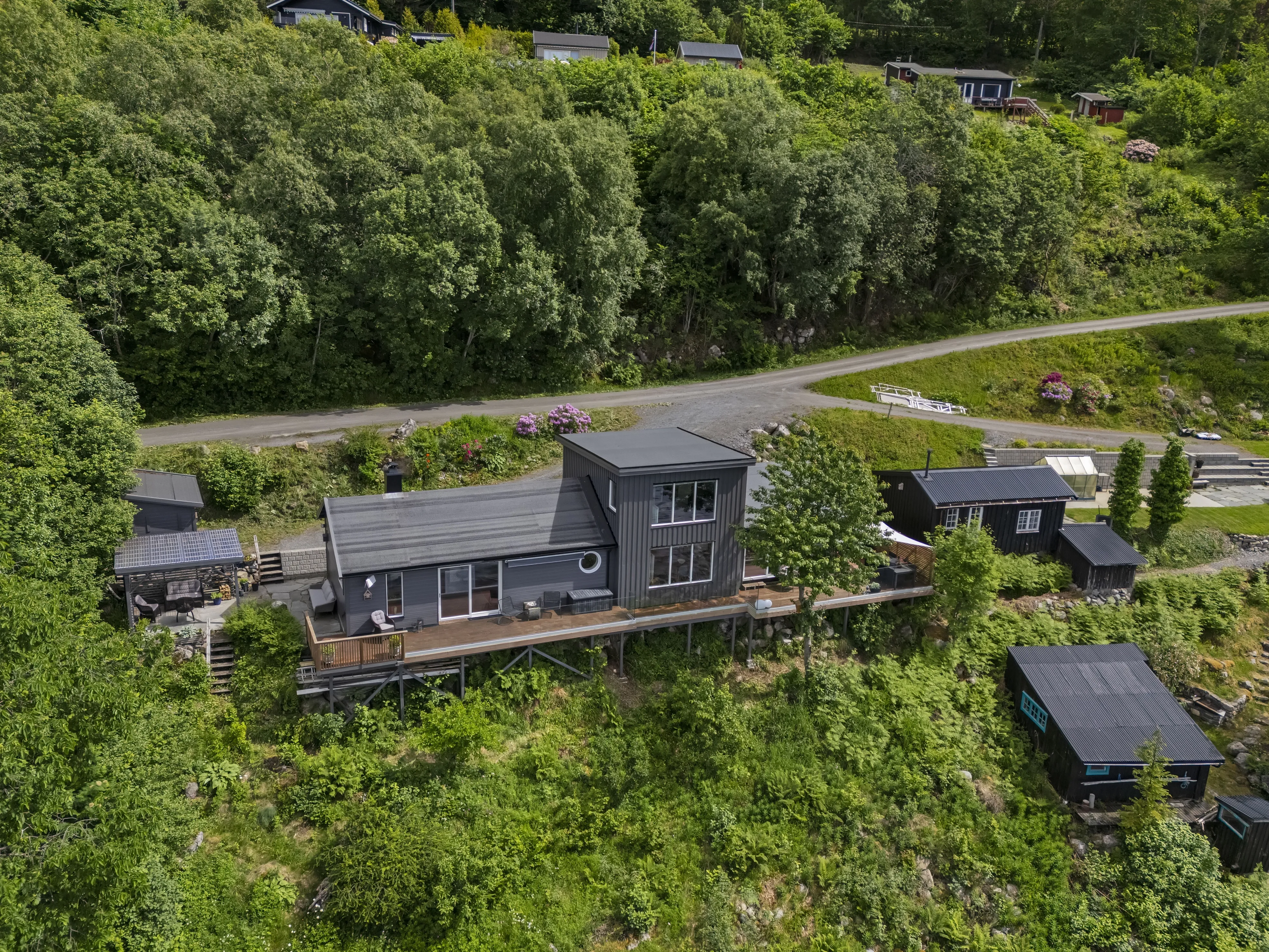Norwegian Coast Cabin with Expansive Terrace and Sea Access - Image 1