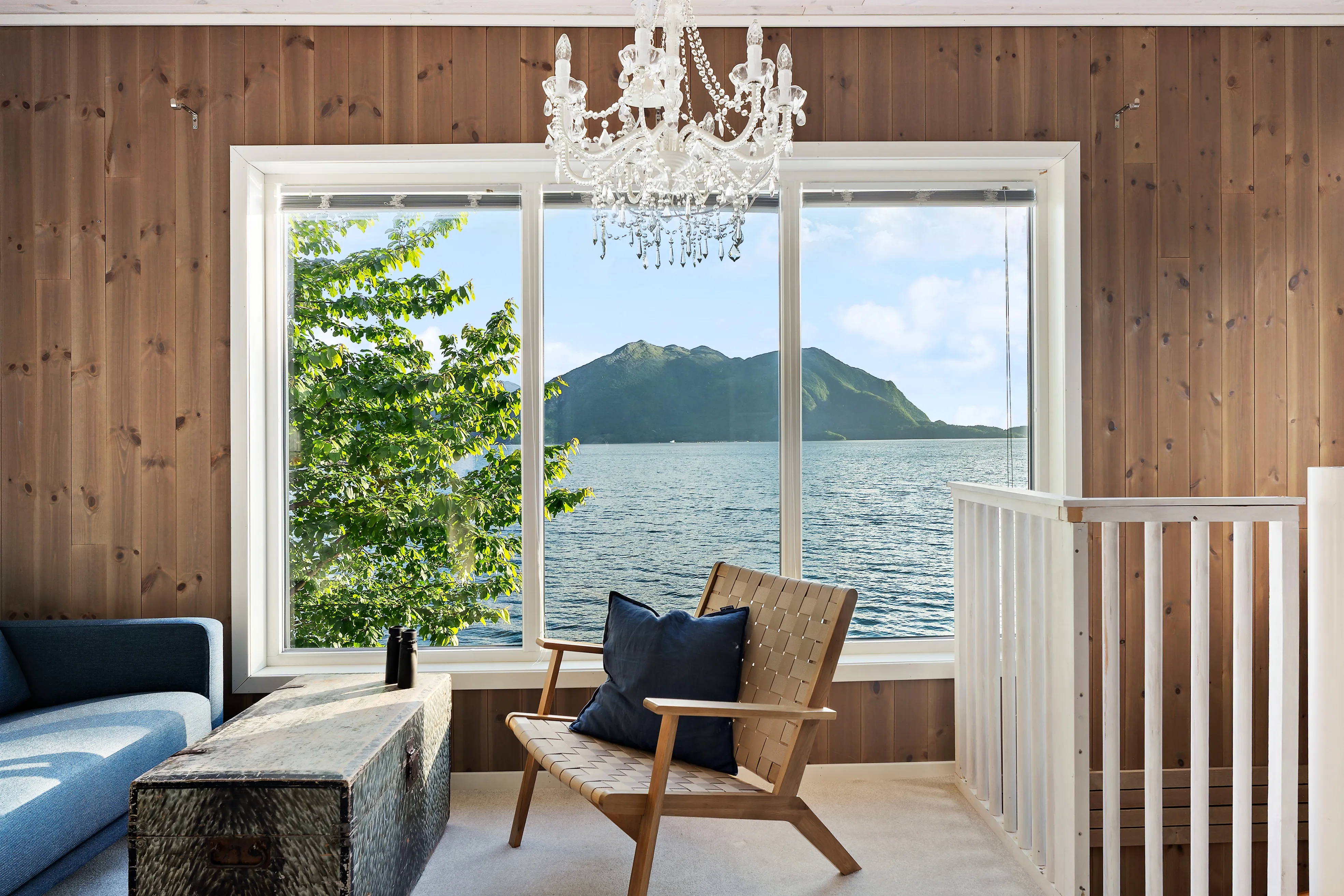 Norwegian Coast Cabin with Expansive Terrace and Sea Access - View image 13 of 35