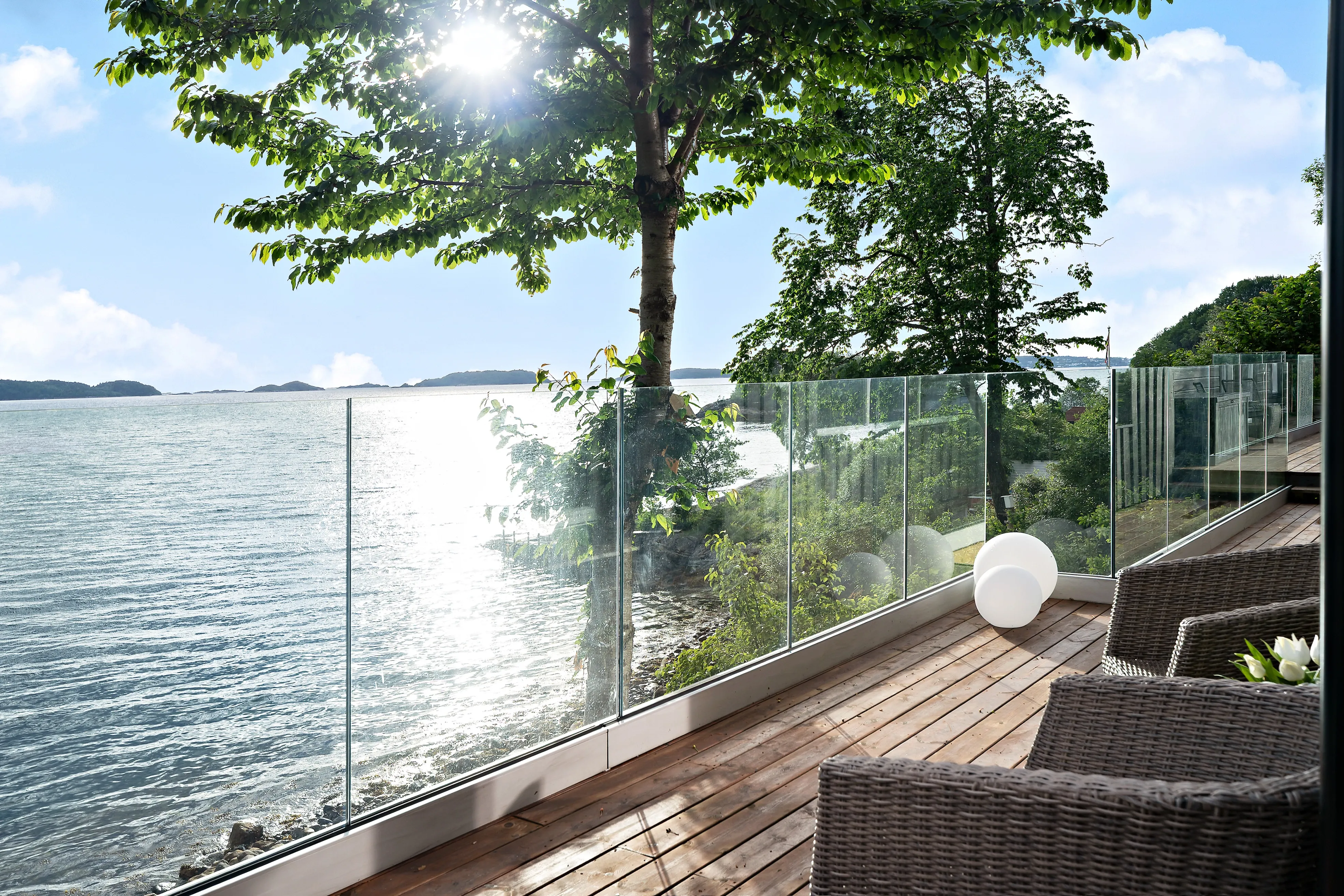 Norwegian Coast Cabin with Expansive Terrace and Sea Access - View image 27 of 35