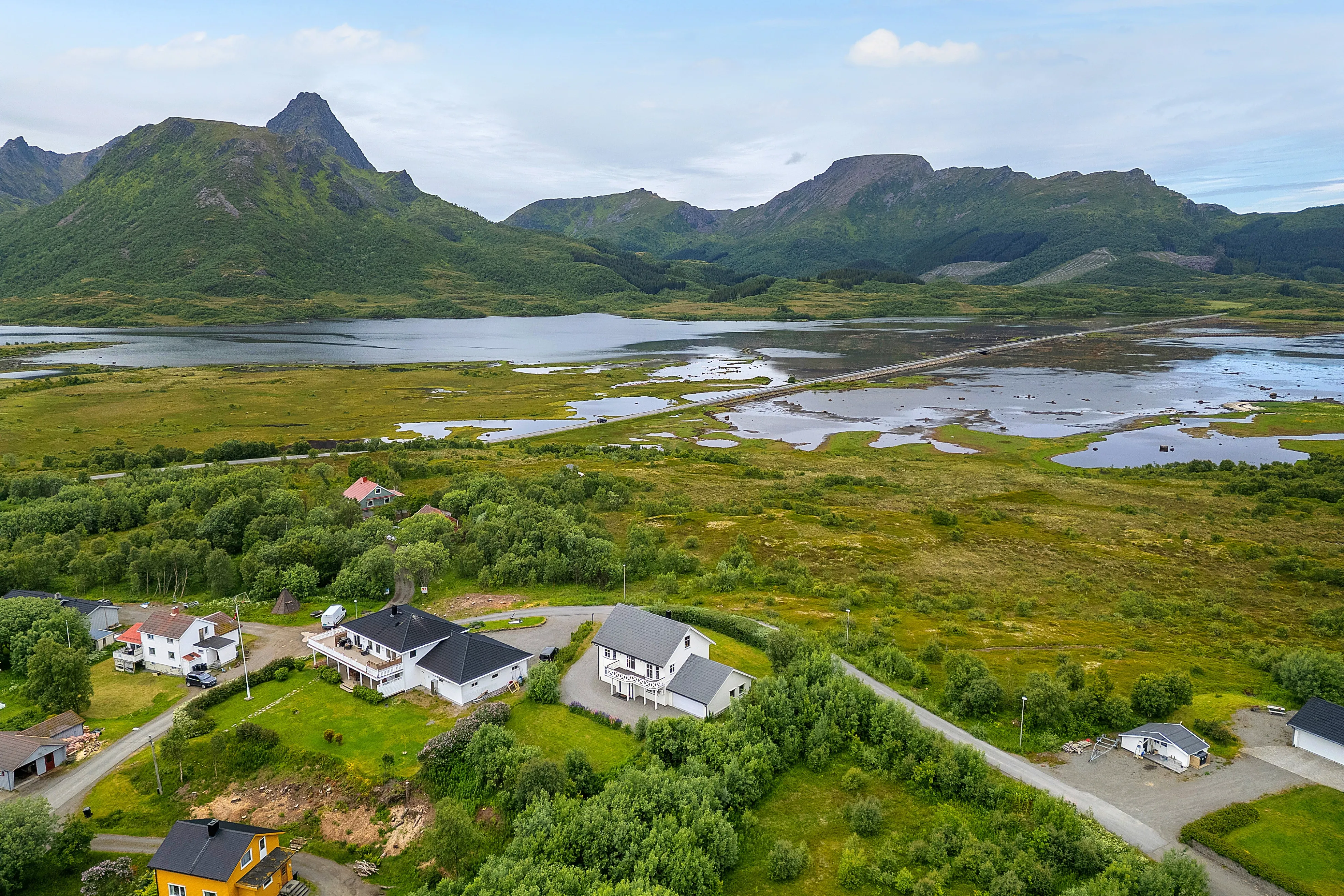 Modern Family House with Double Garage in Scenic Vesterålen - Image 2