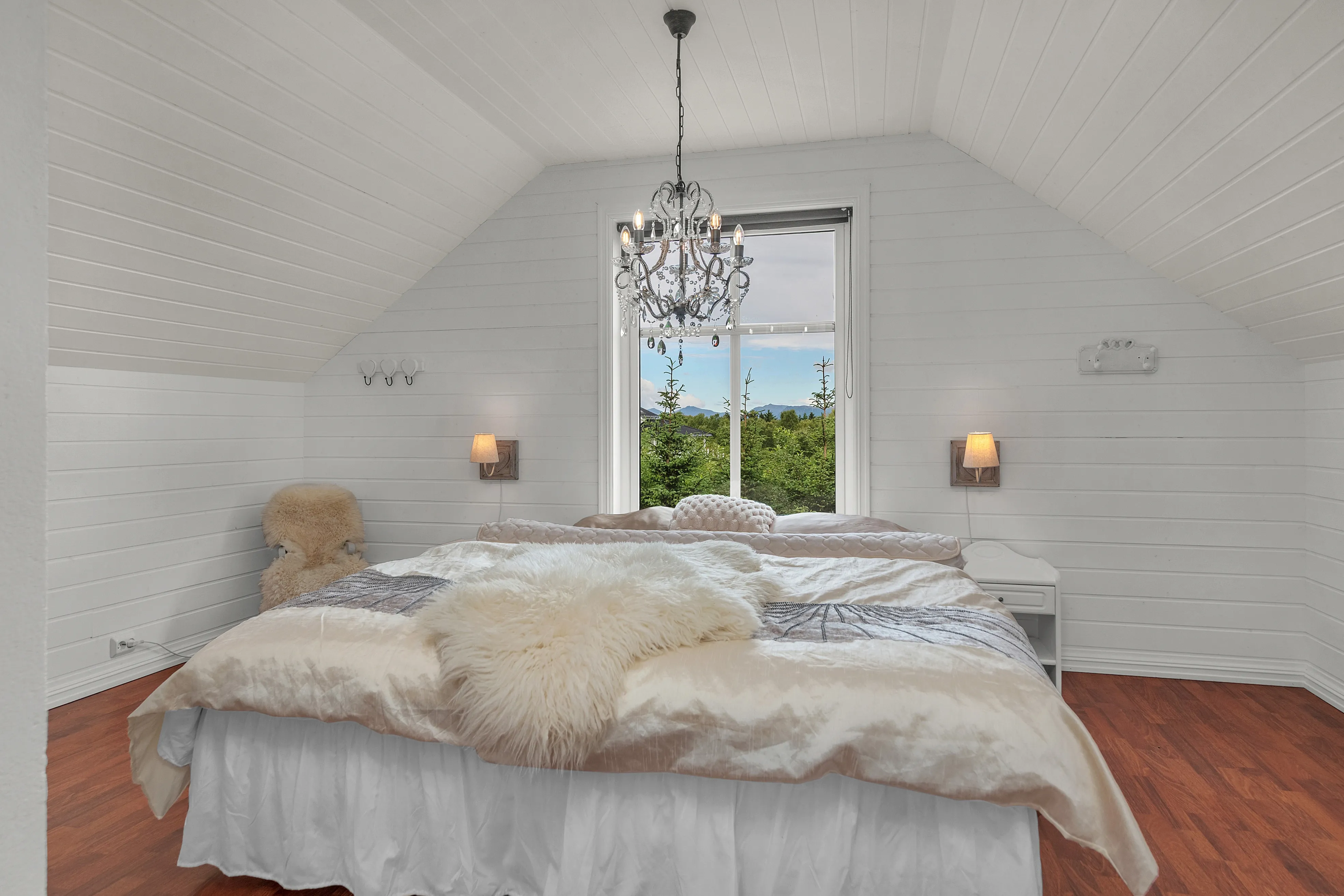 Modern Family House with Double Garage in Scenic Vesterålen - View image 22 of 34