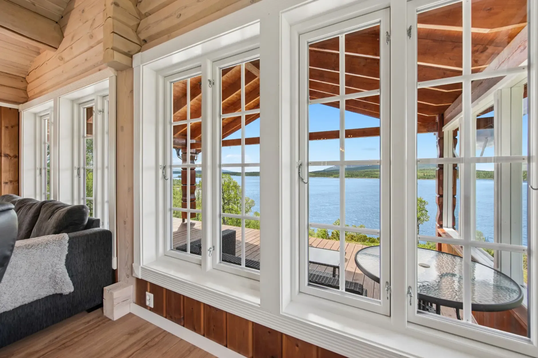 Modern 3-Bedroom Country House with Lake Views in Rauland, Norway - Image 3